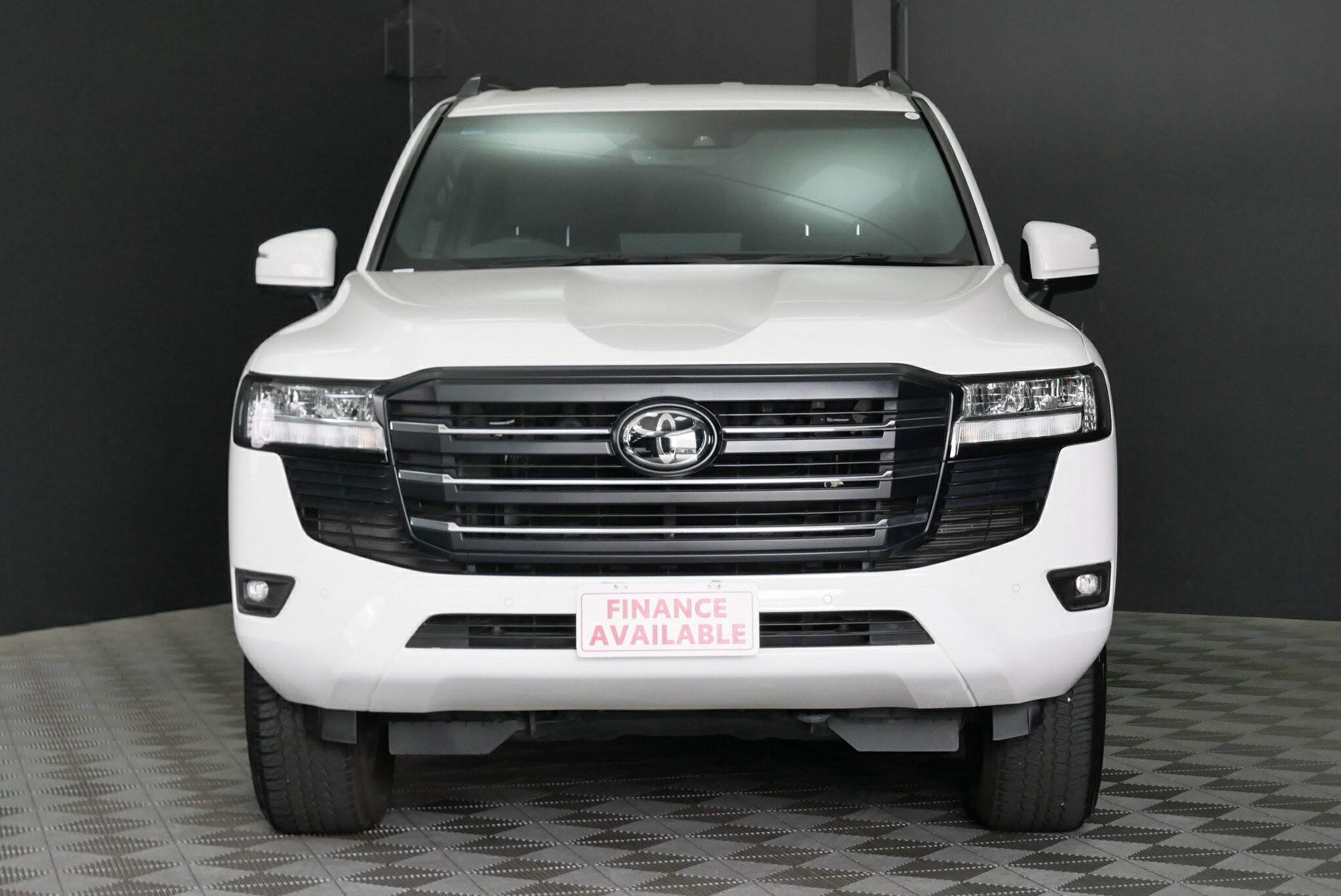 Toyota Landcruiser image 2