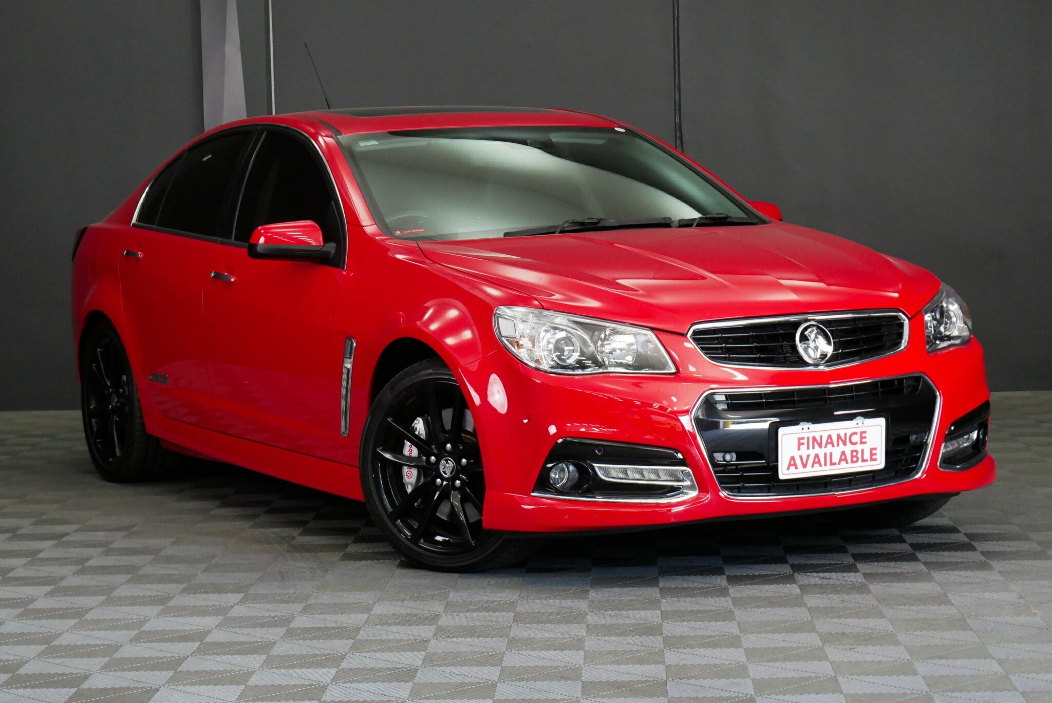 Holden Commodore image 1