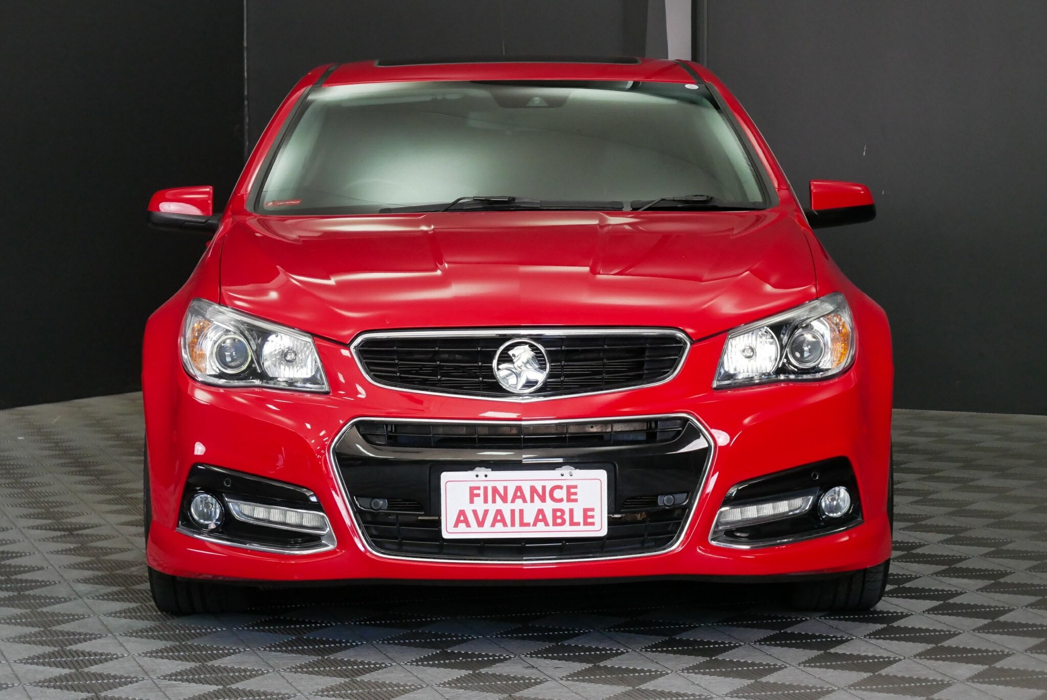 Holden Commodore image 2