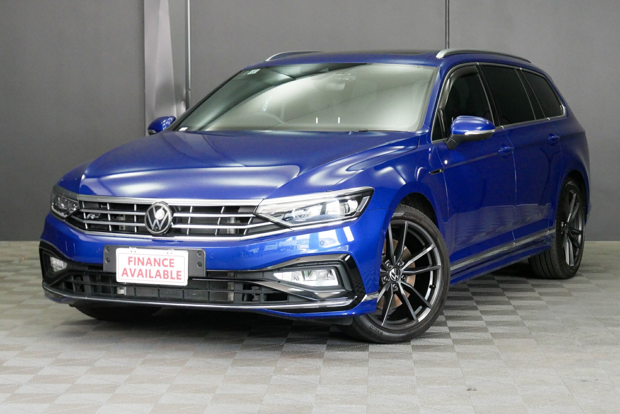 Volkswagen Passat image 3