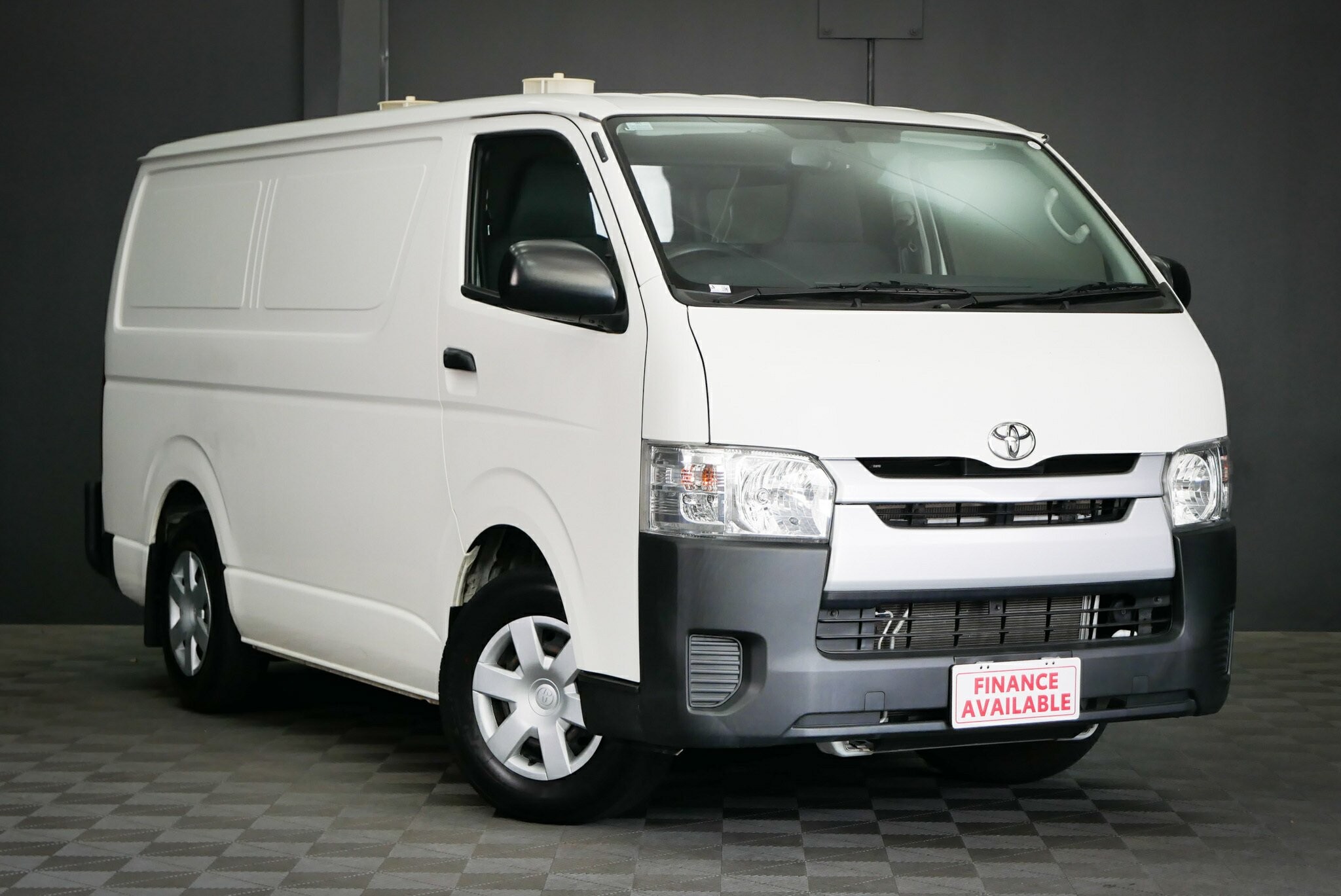 Toyota Hiace image 1