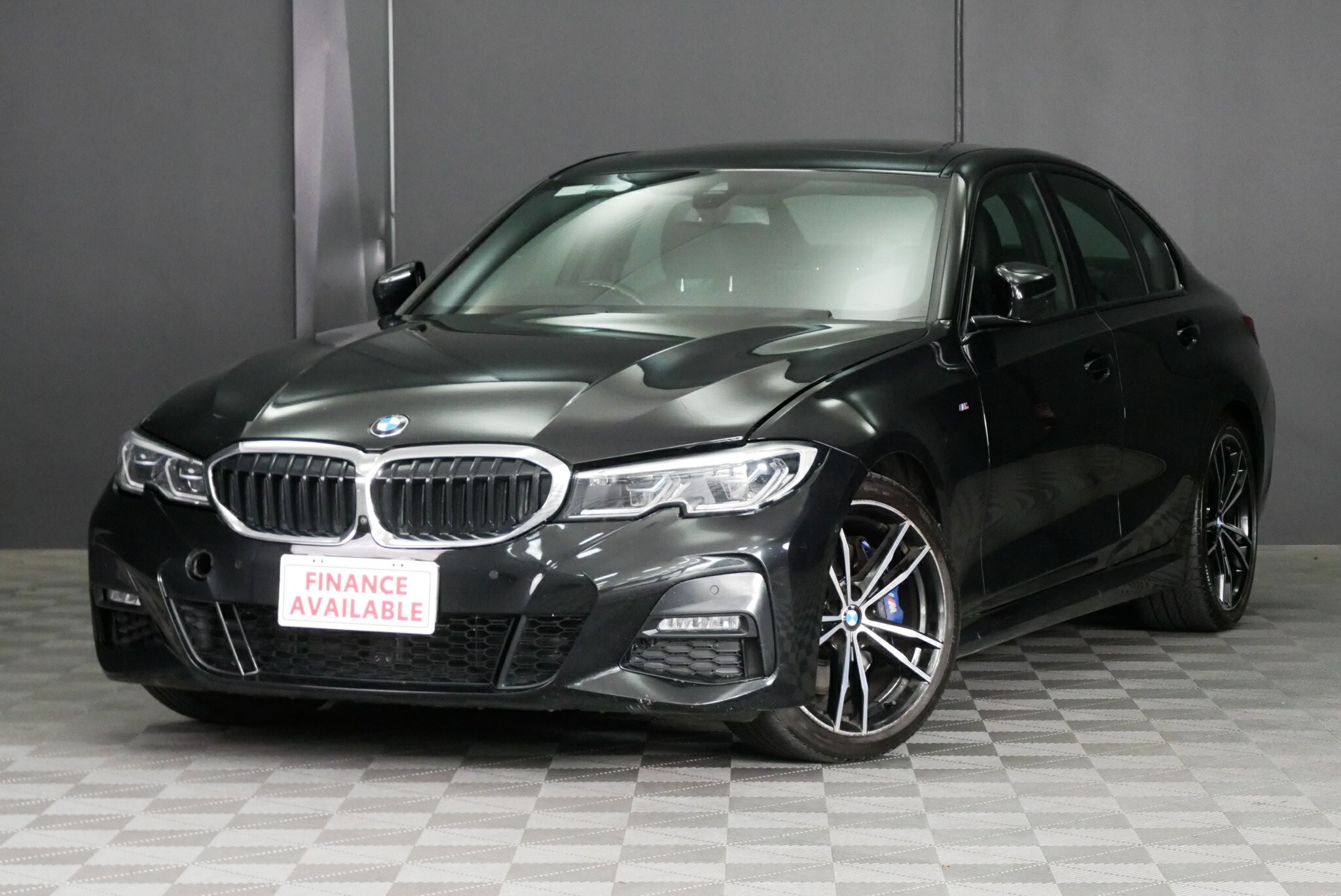 BMW 3 Series image 3