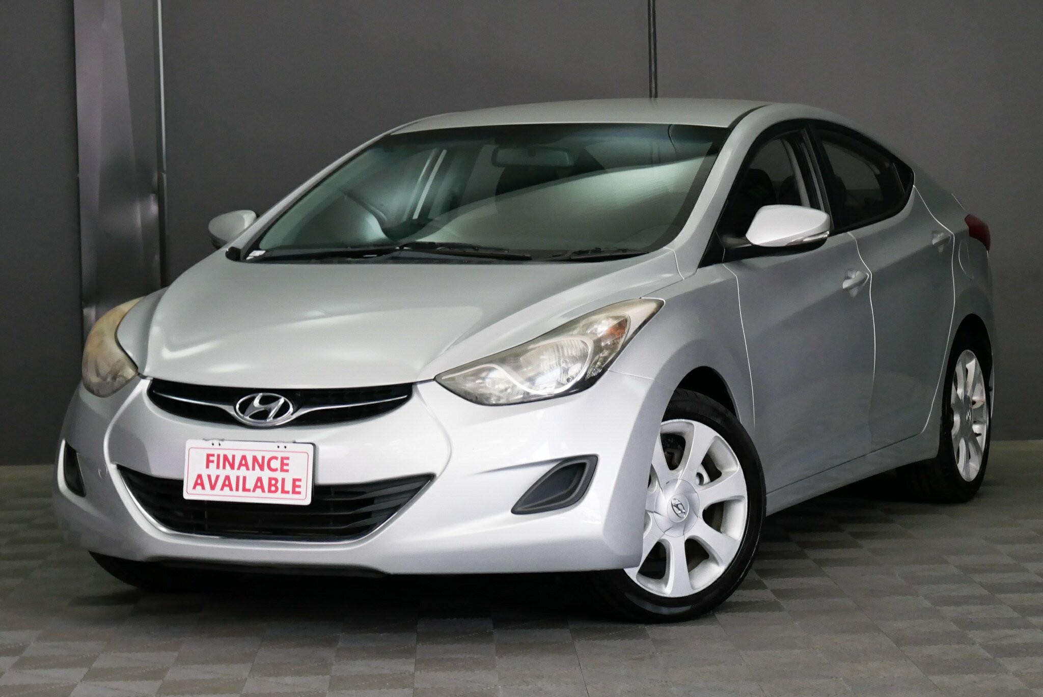 Hyundai Elantra image 3