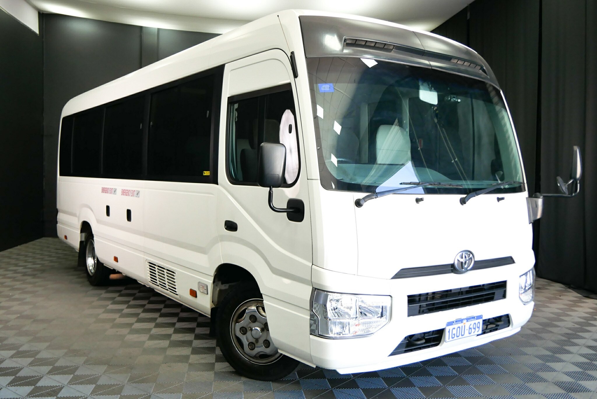 Toyota Coaster image 1