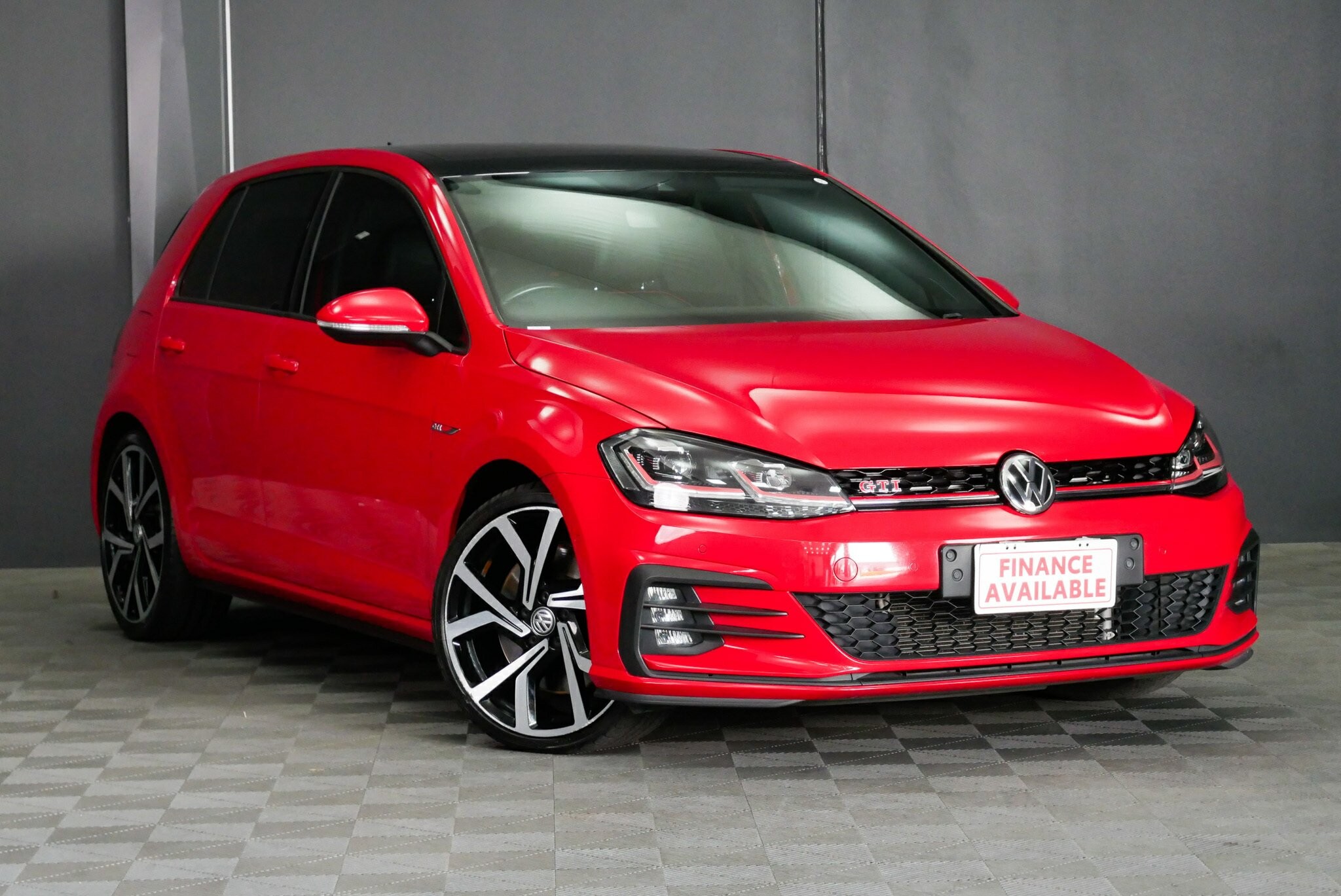 Volkswagen Golf image 1