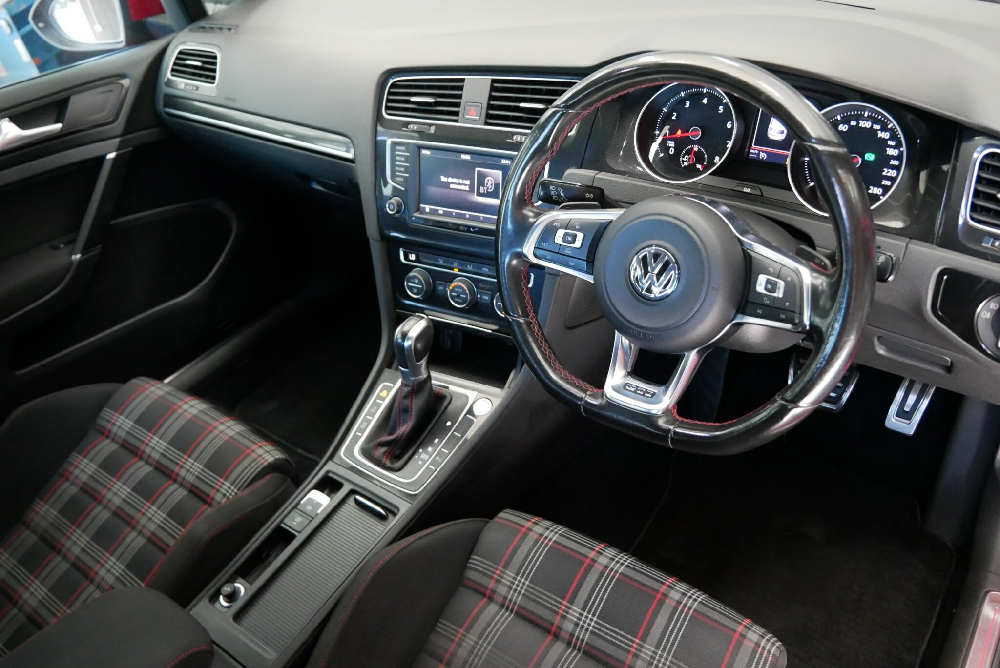 Volkswagen Golf image 4