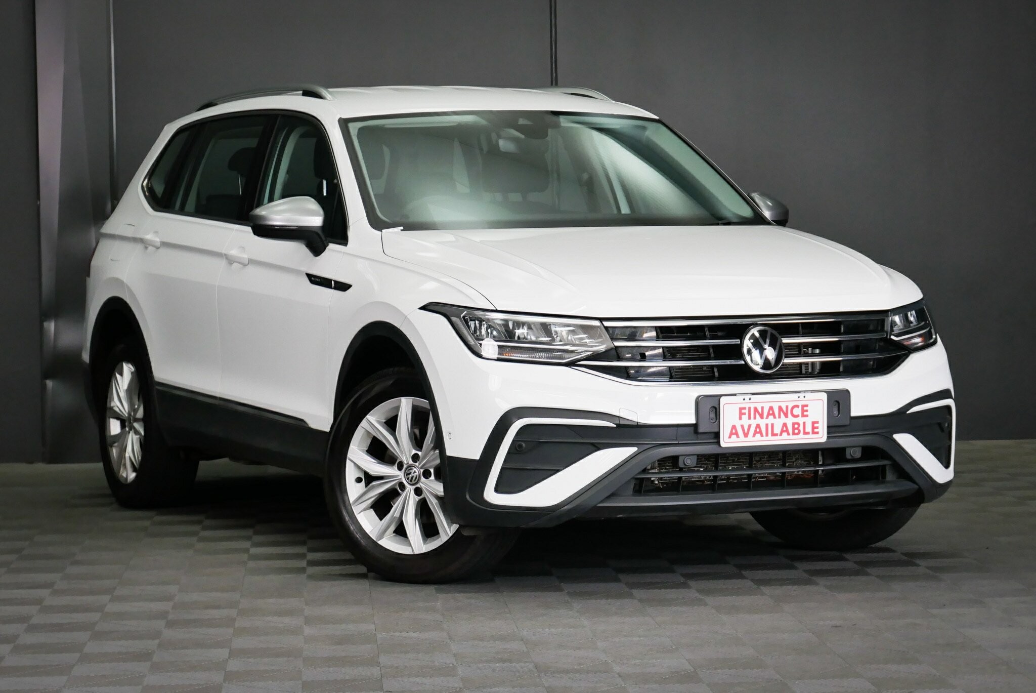 Volkswagen Tiguan image 1