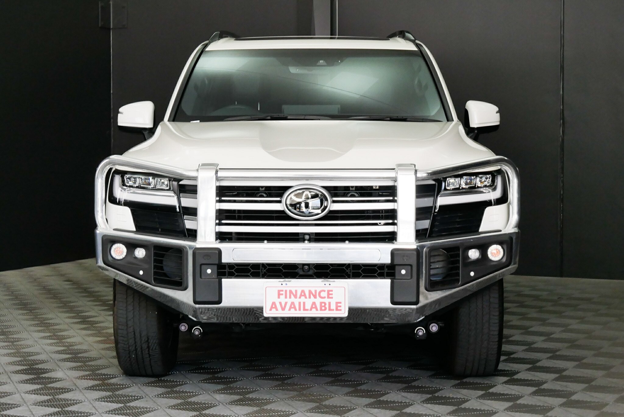 Toyota Landcruiser image 2