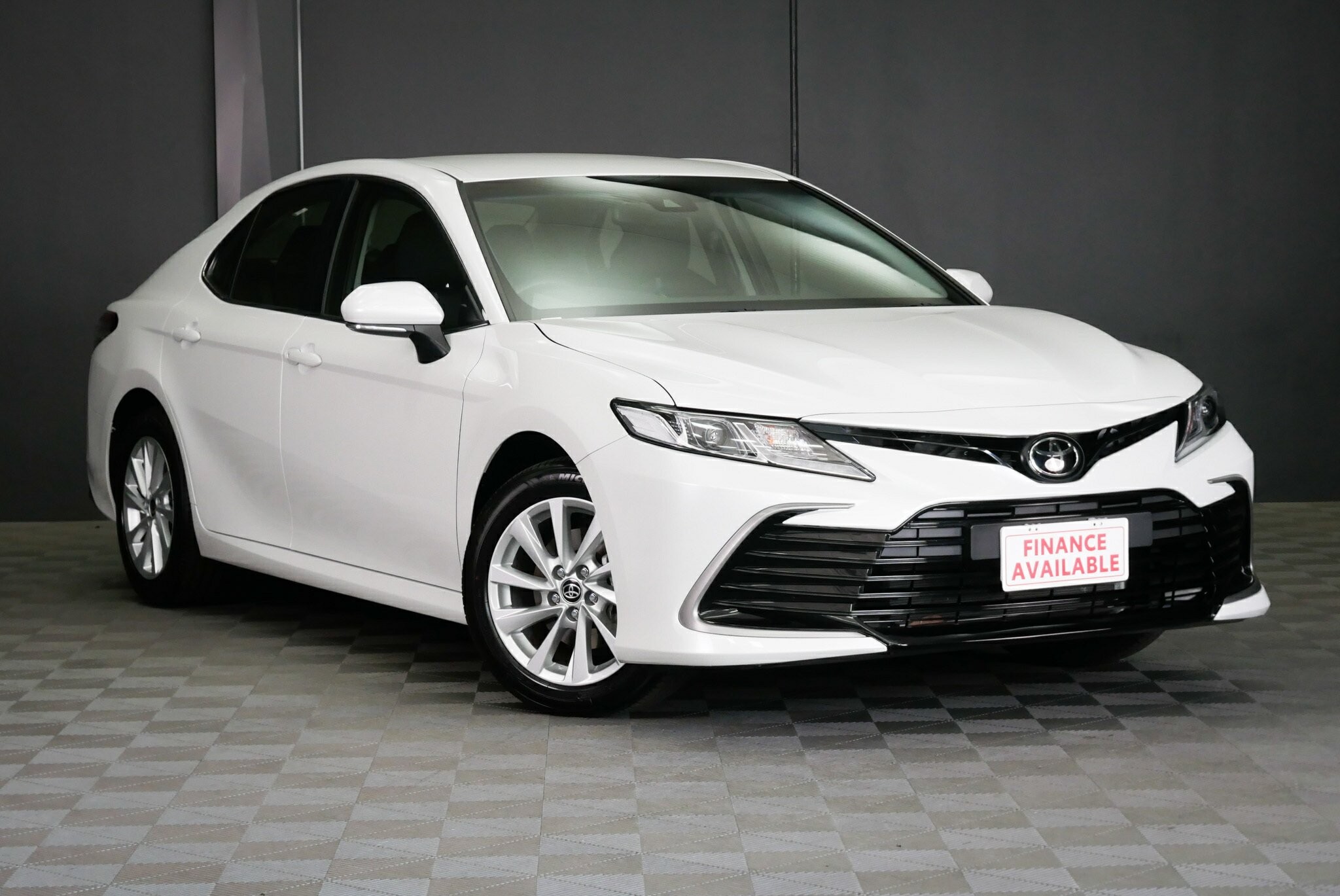 Toyota Camry image 1