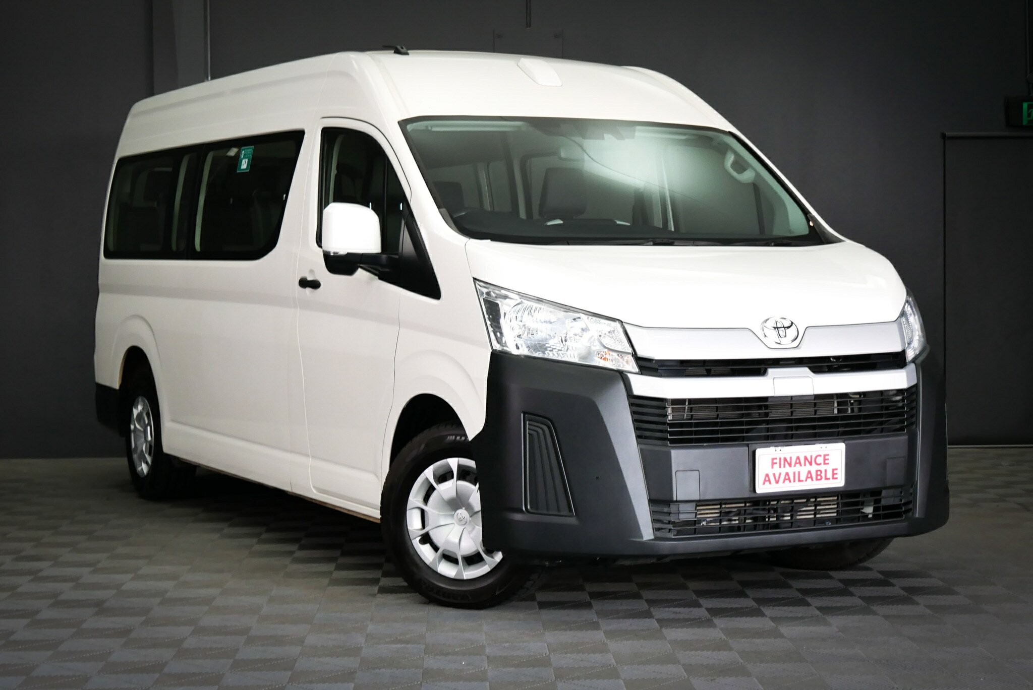 Toyota Hiace image 1