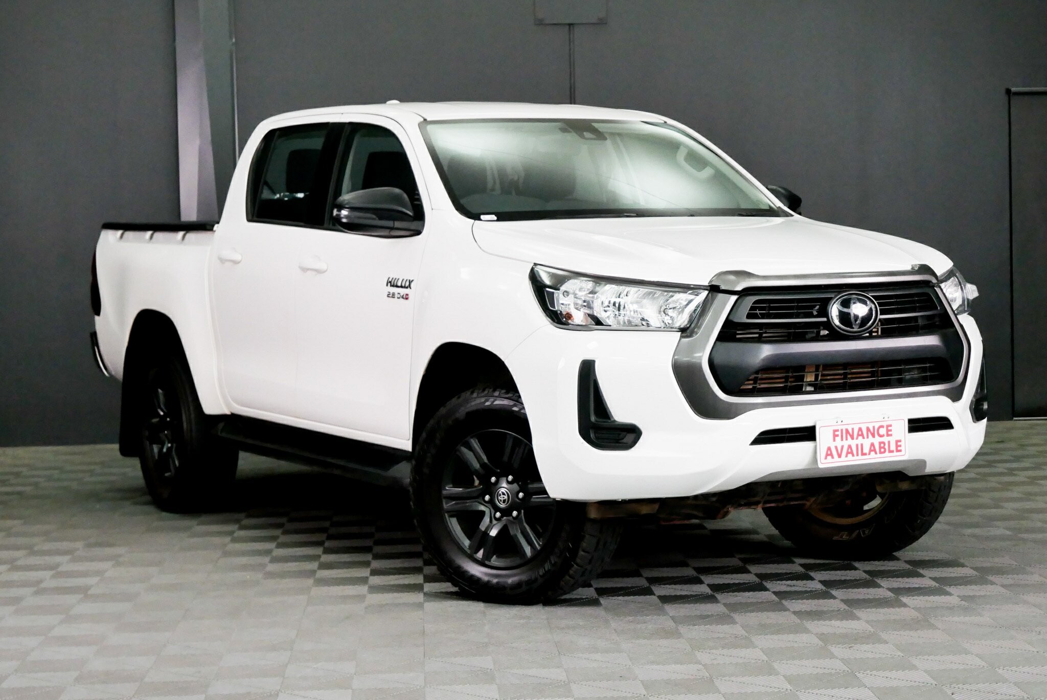 Toyota Hilux image 1