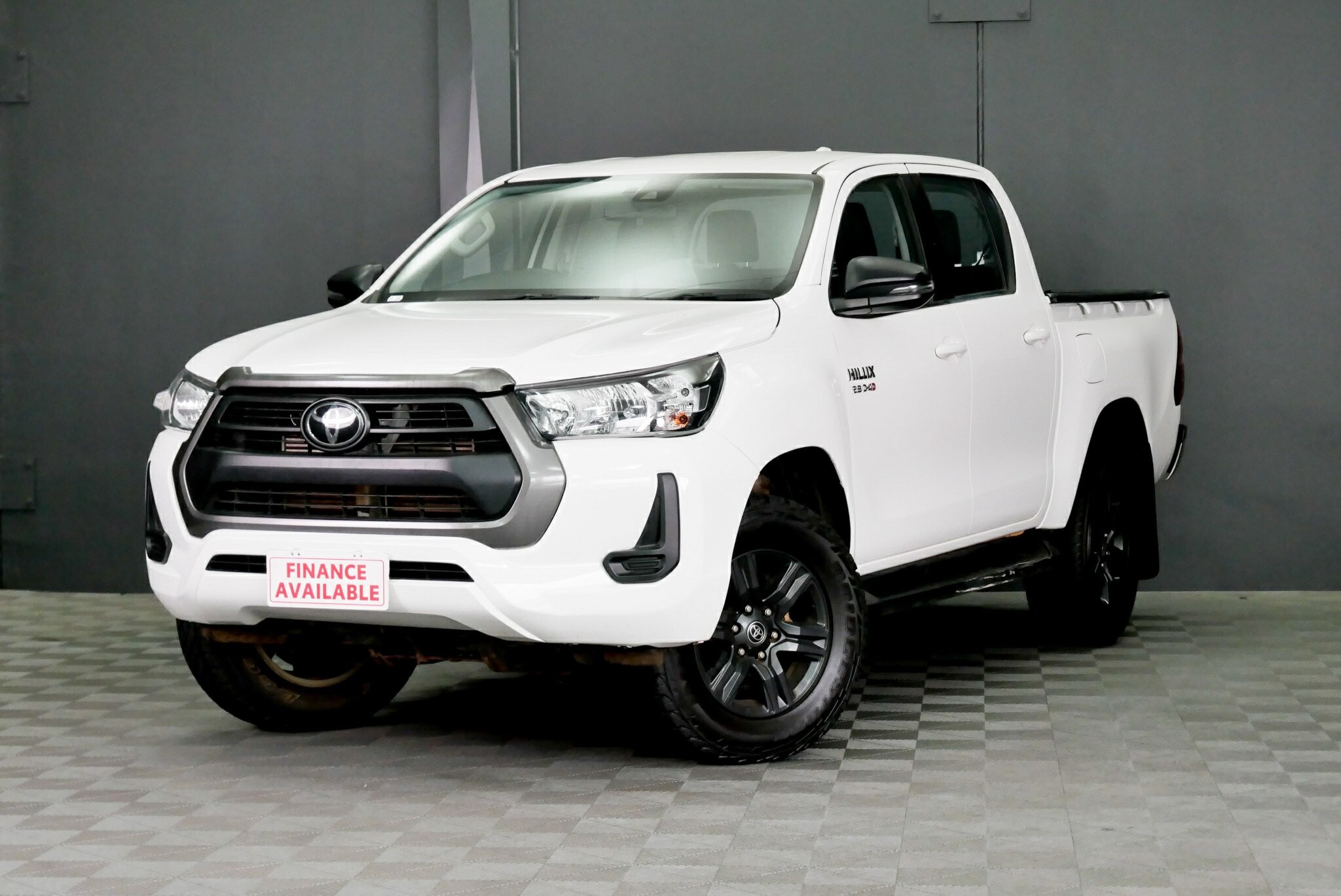 Toyota Hilux image 3