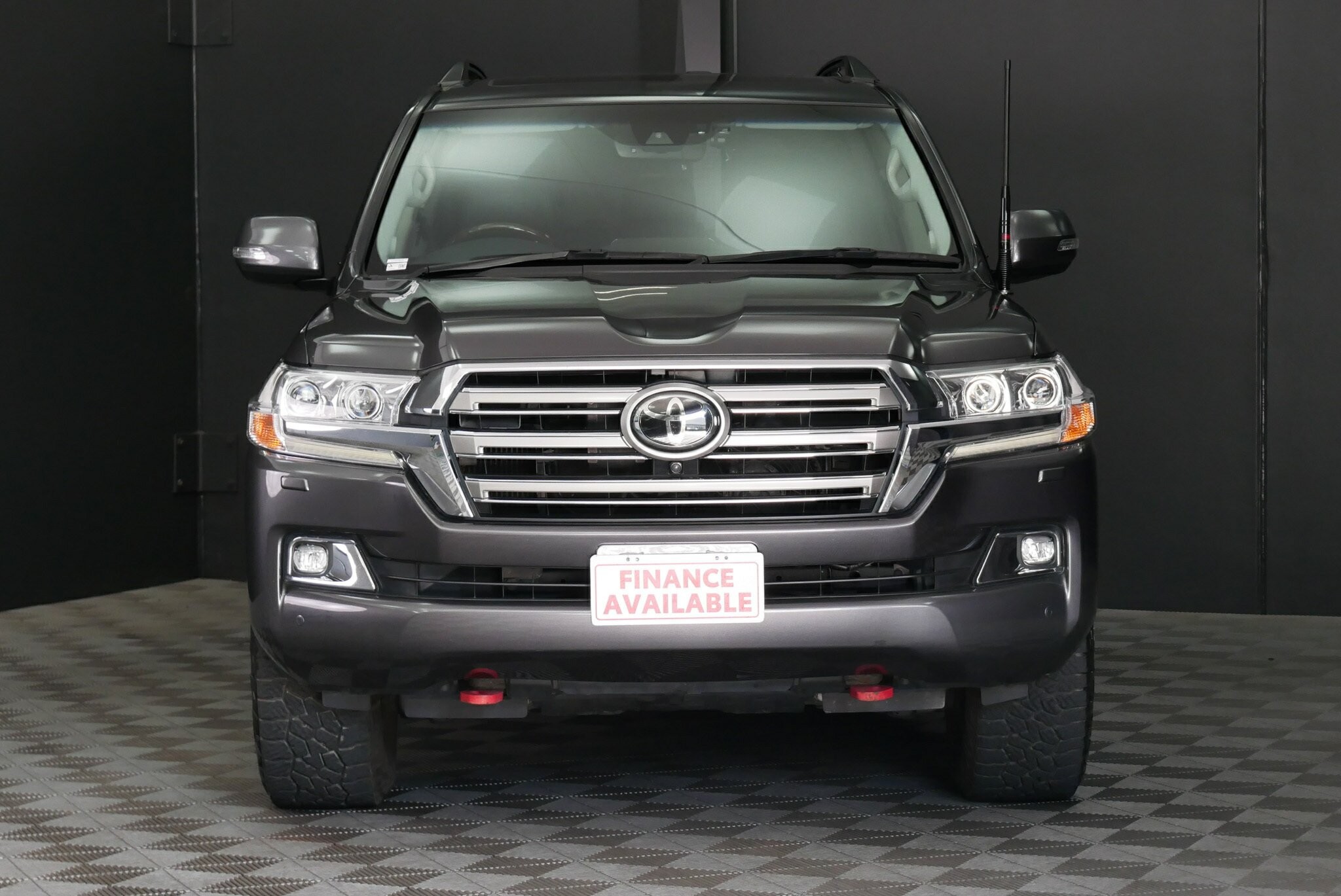 Toyota Landcruiser image 2