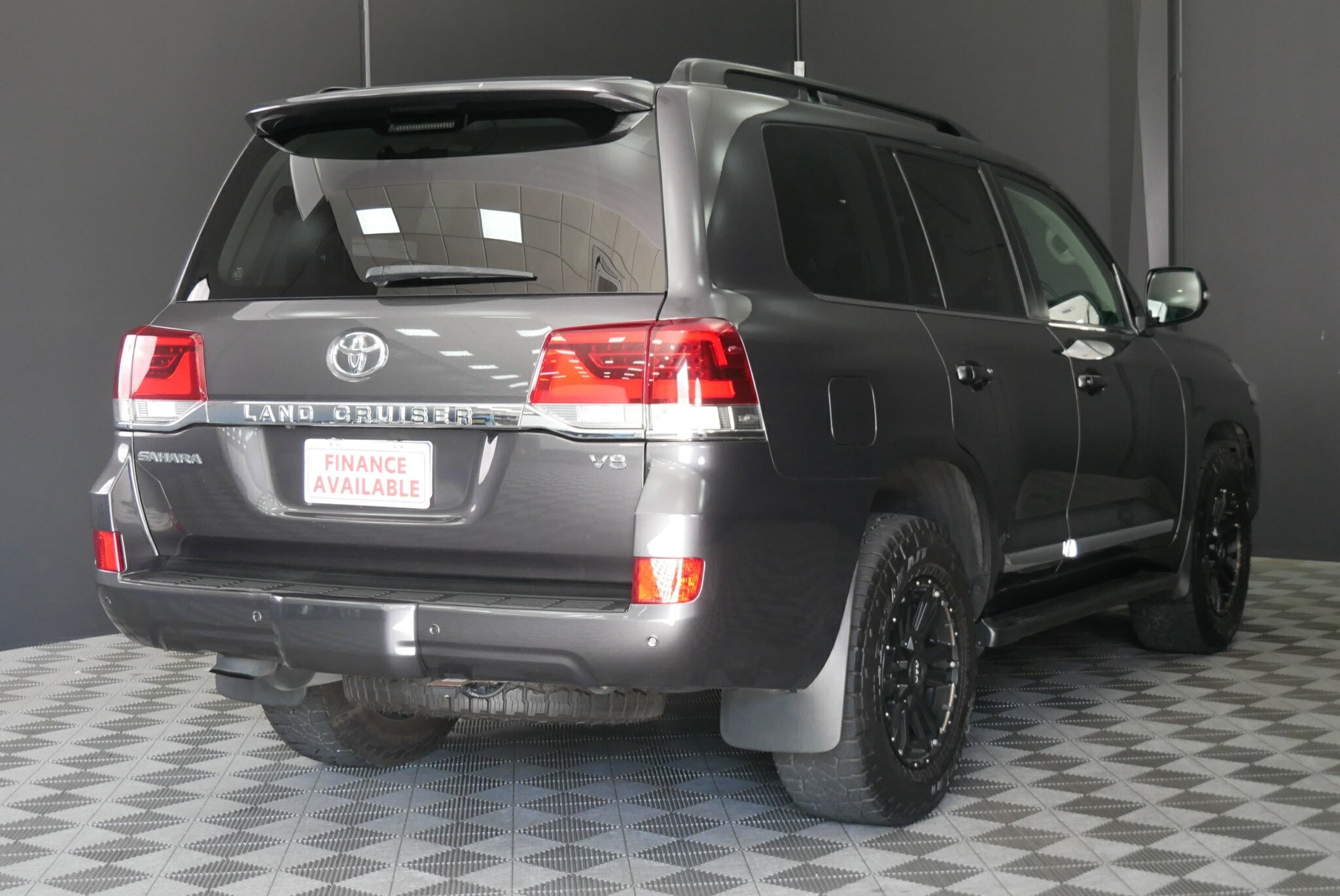 Toyota Landcruiser image 4