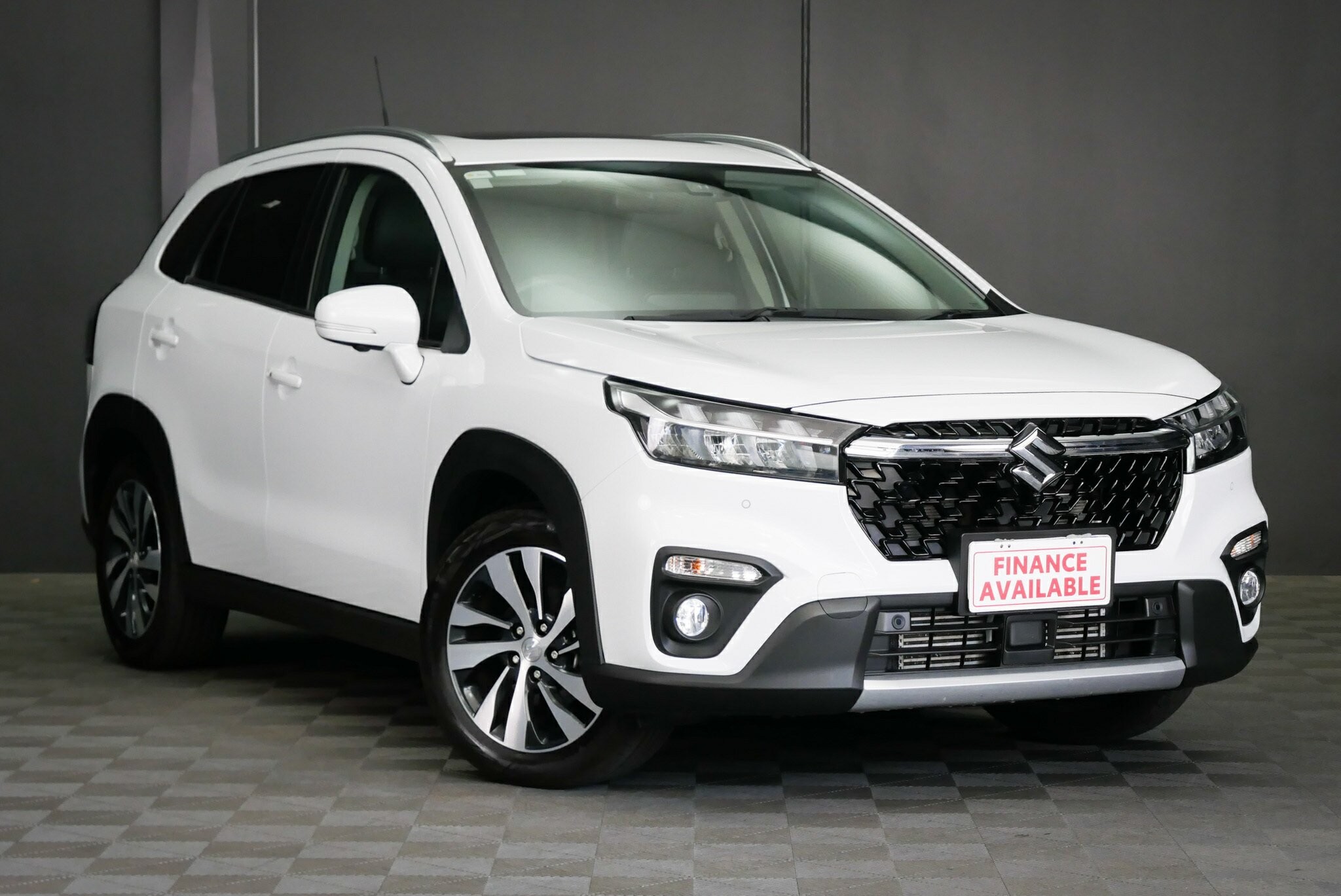 Suzuki S-cross image 1