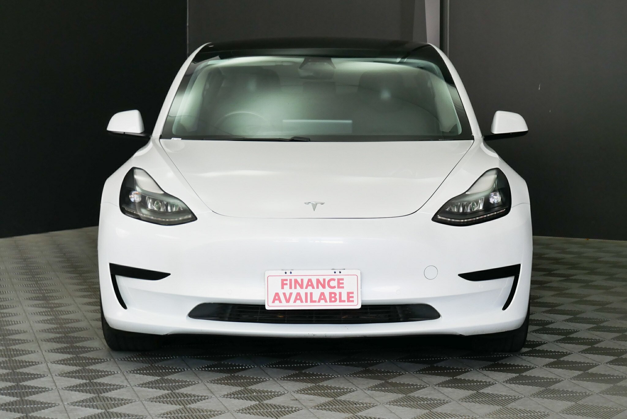 Tesla Model 3 image 2