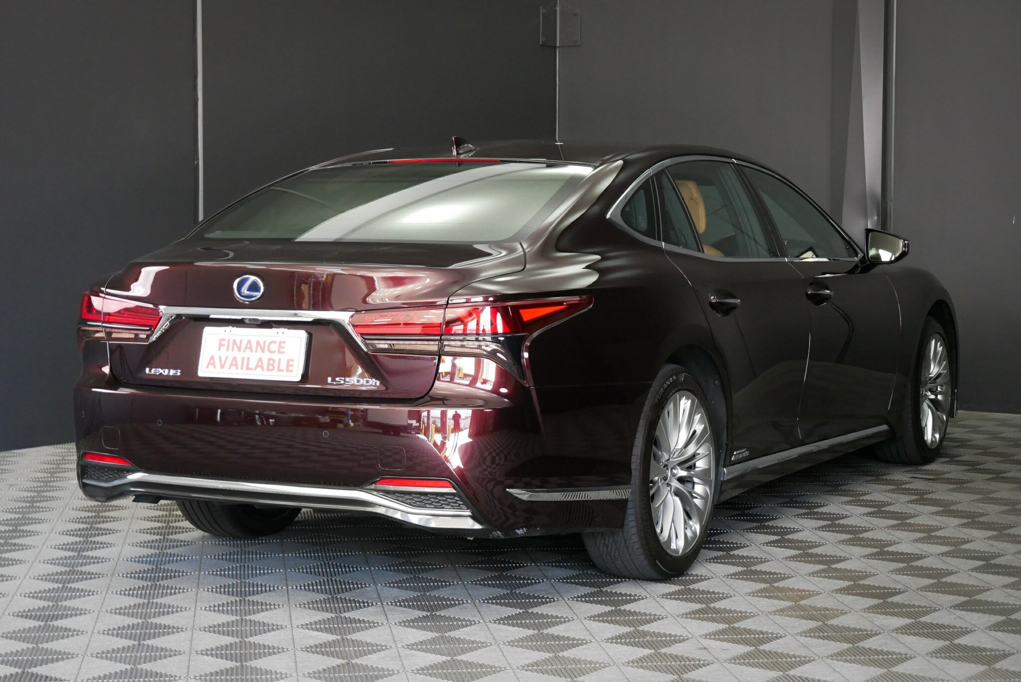 Lexus Ls image 4