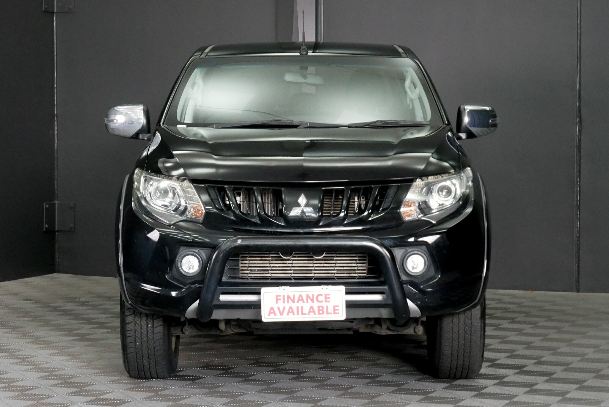 Mitsubishi Triton image 2