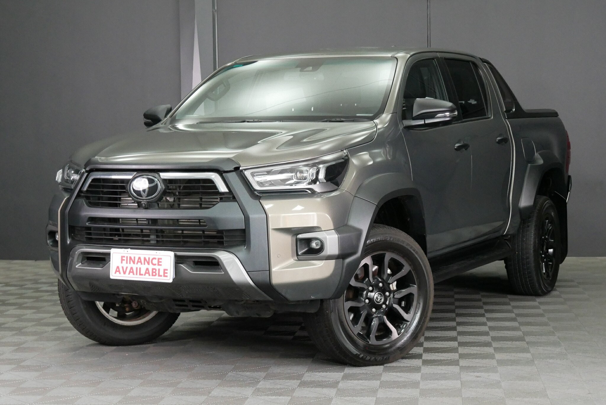 Toyota Hilux image 3