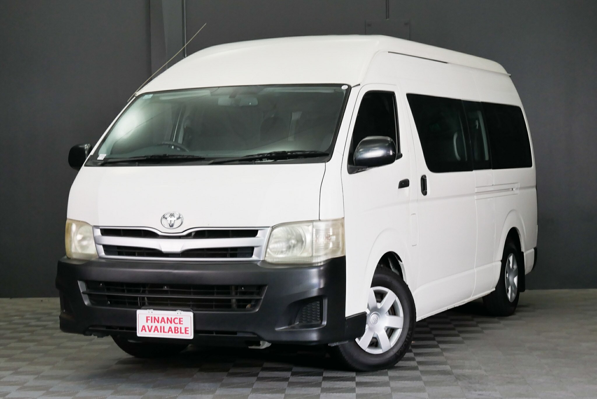 Toyota Hiace image 3