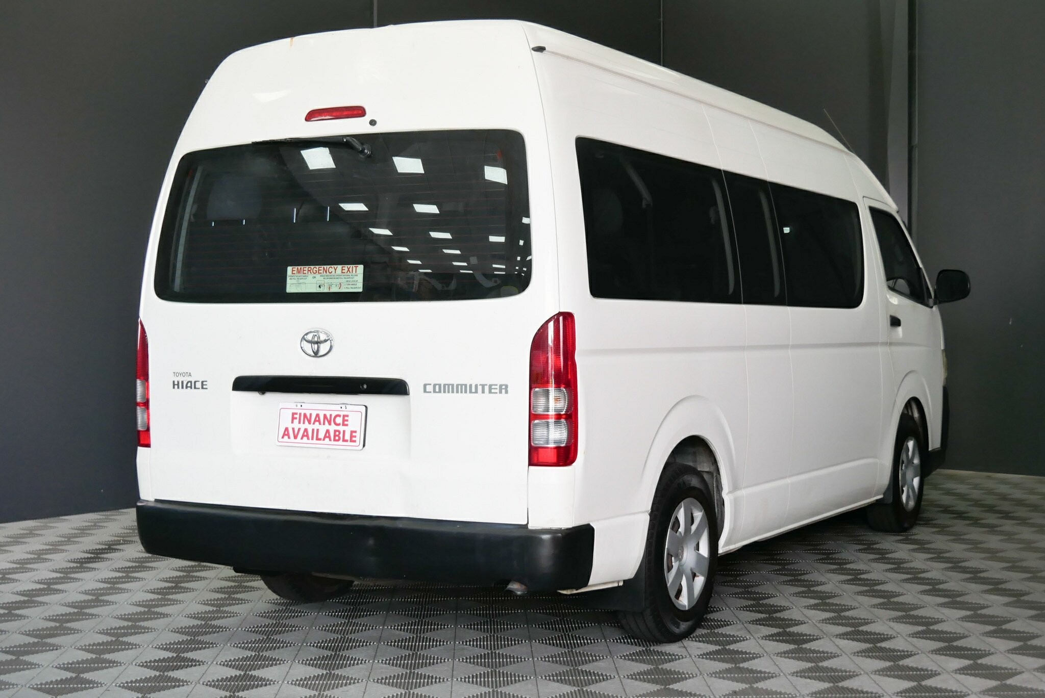 Toyota Hiace image 4