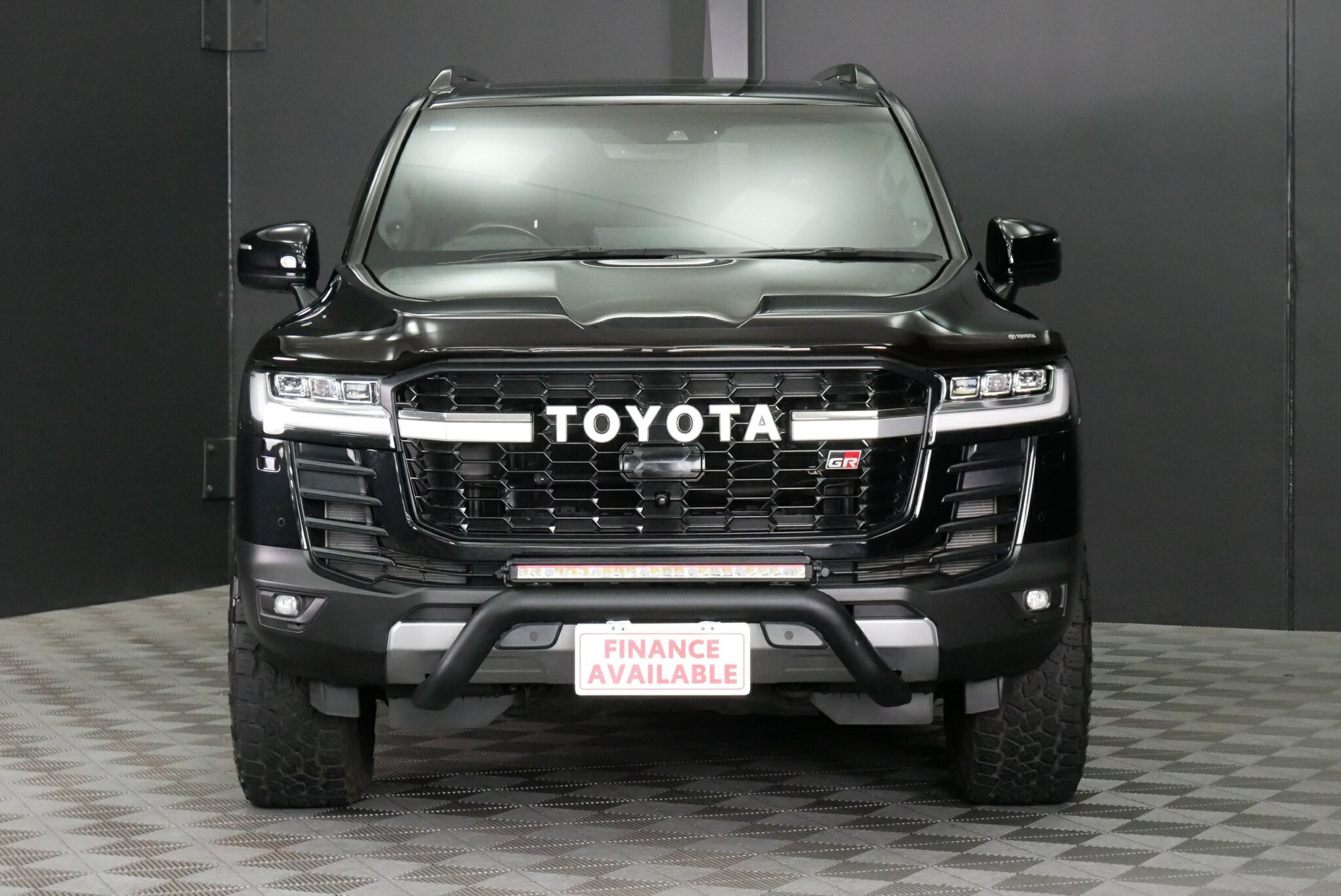 Toyota Landcruiser image 2