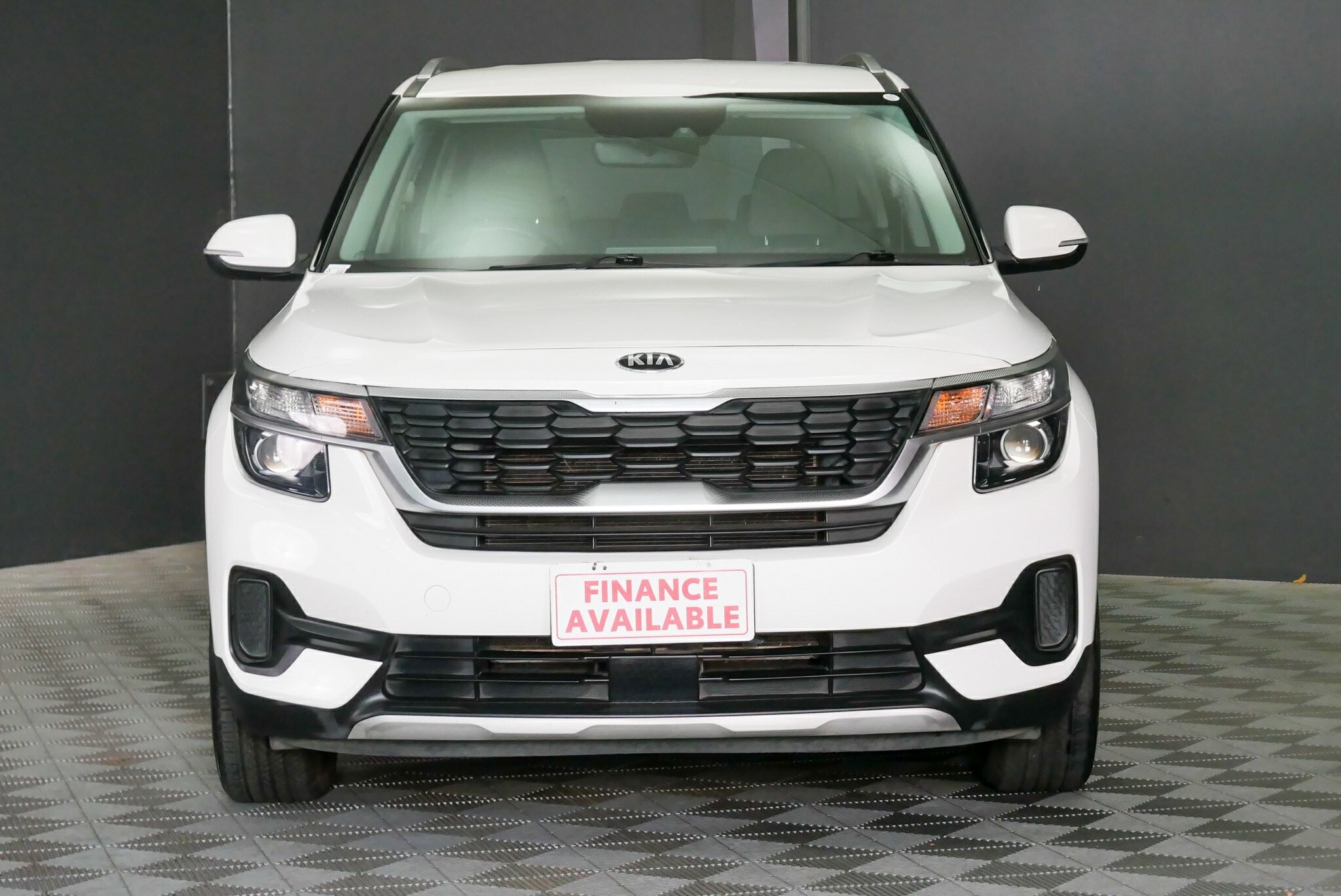 Kia Seltos image 2