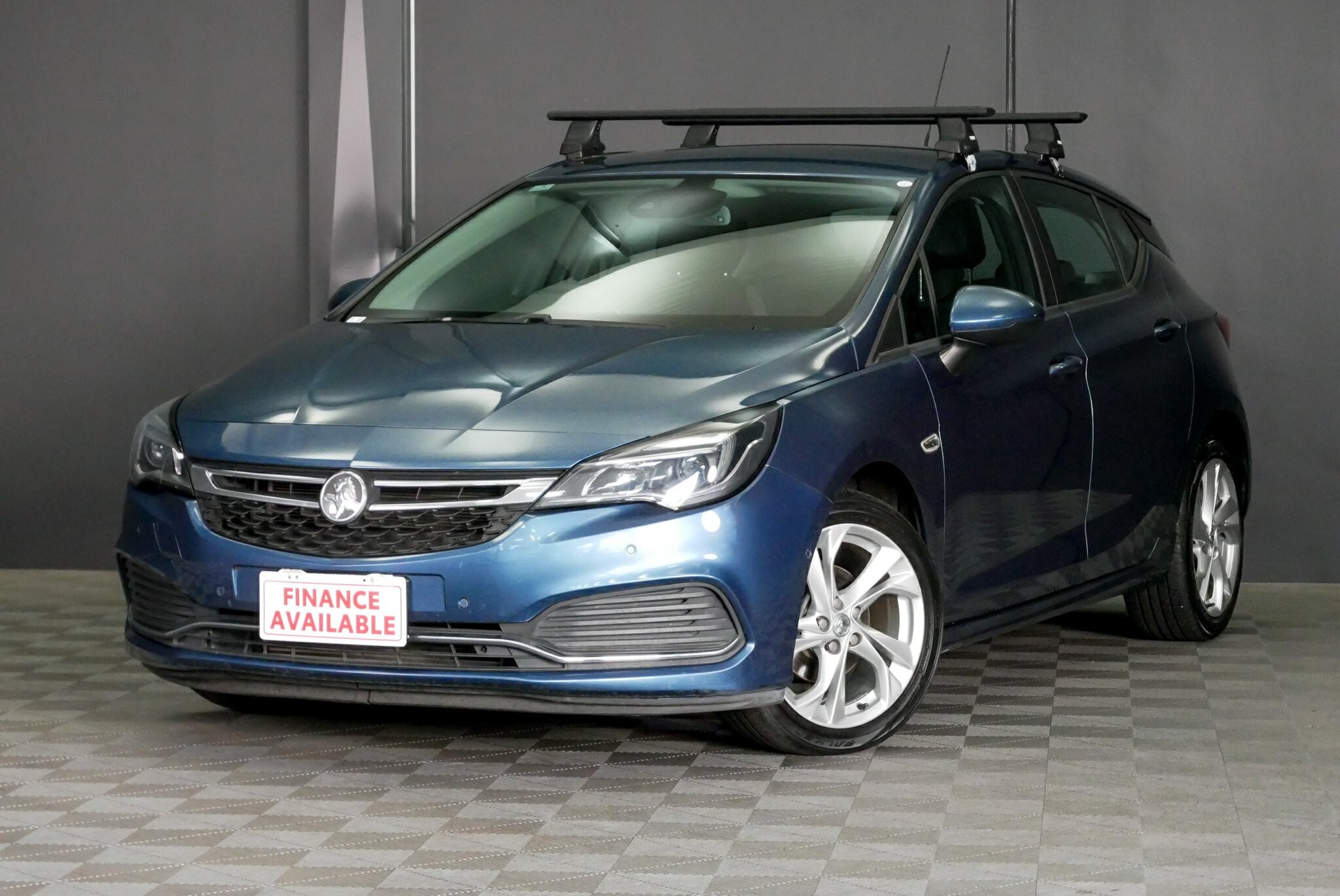 Holden Astra image 3