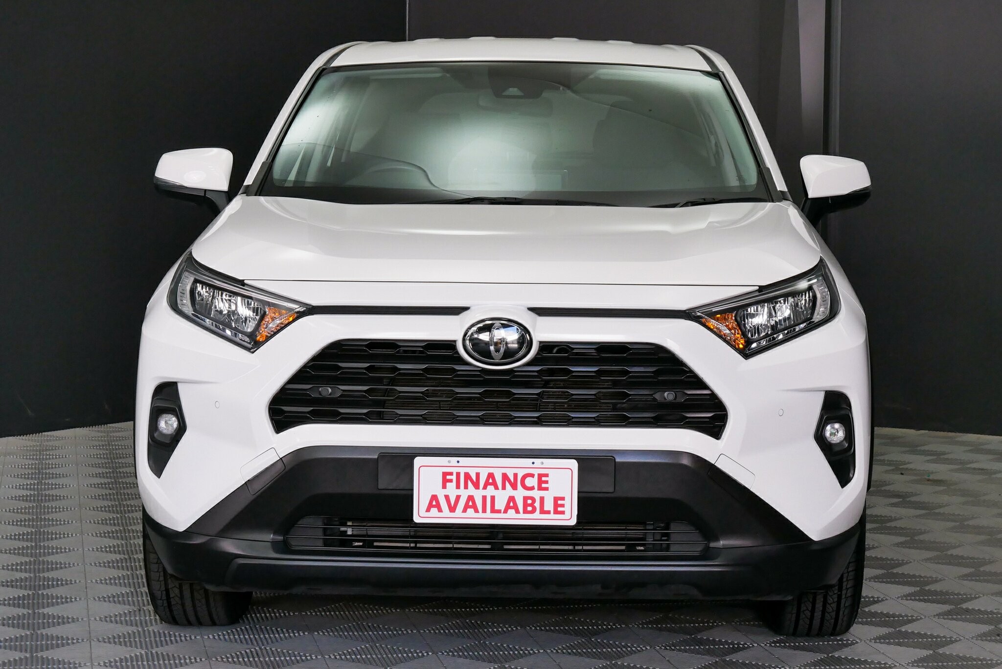 Toyota Rav4 image 2