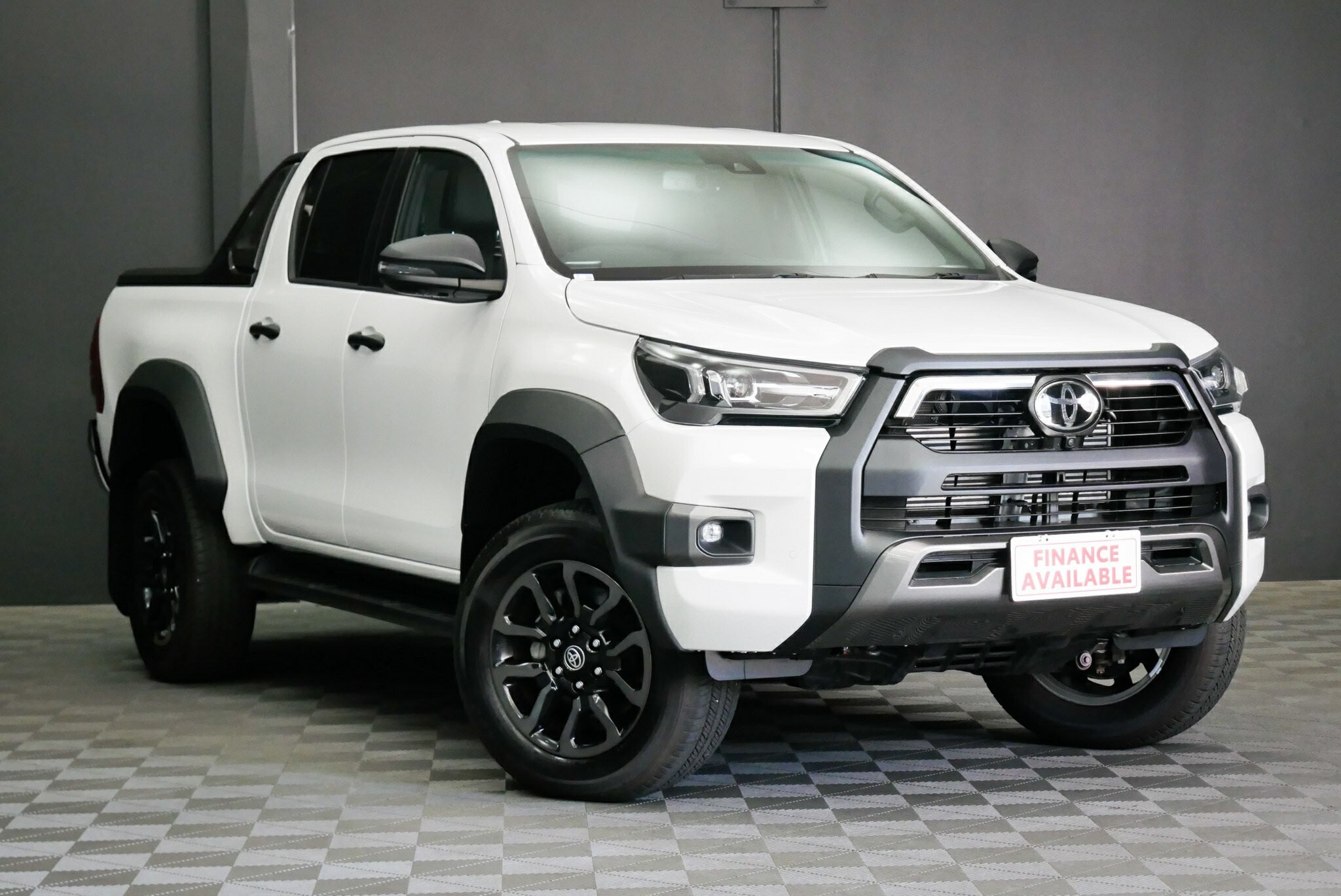 Toyota Hilux image 1