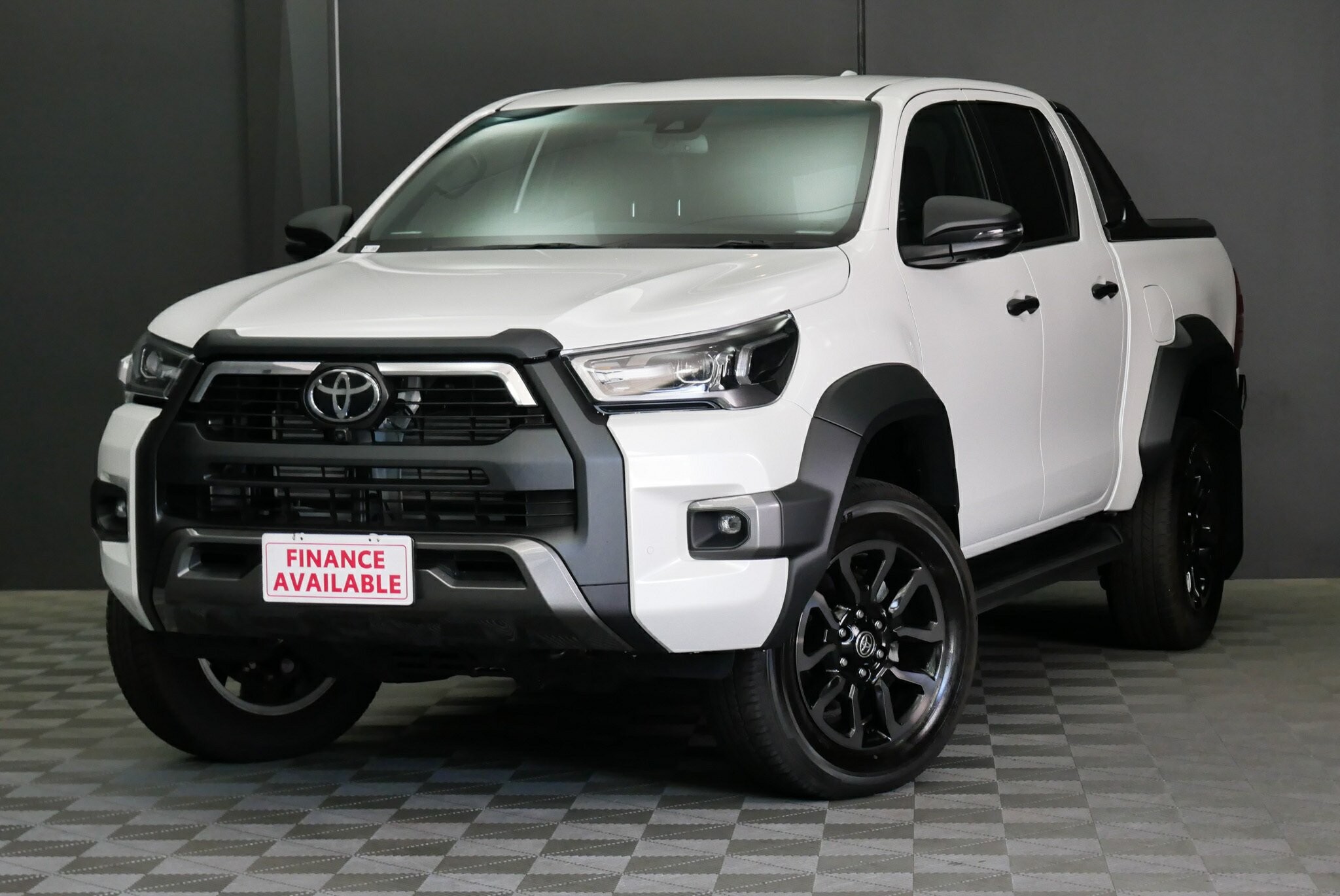 Toyota Hilux image 3