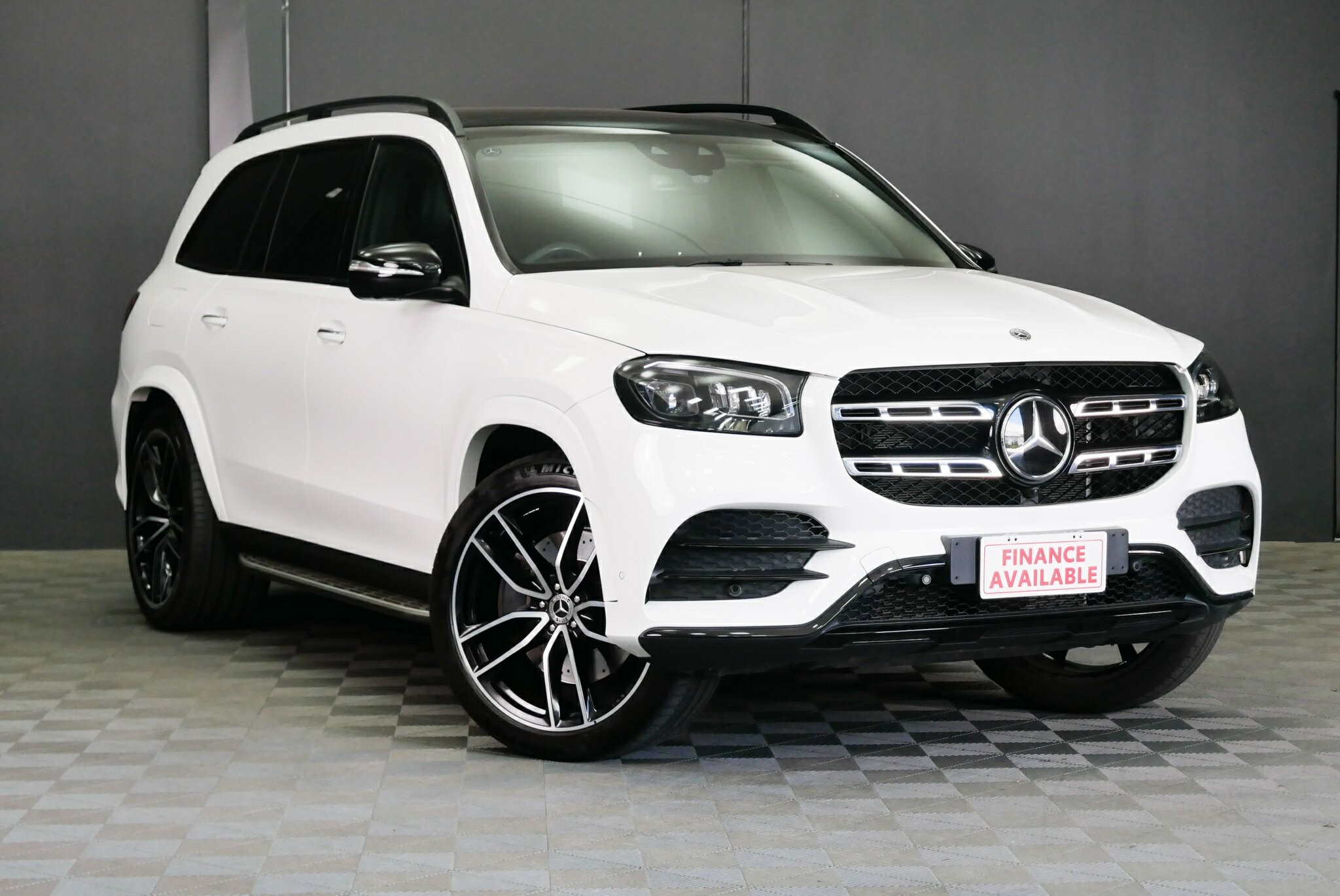 Mercedes Benz Gls-class image 1