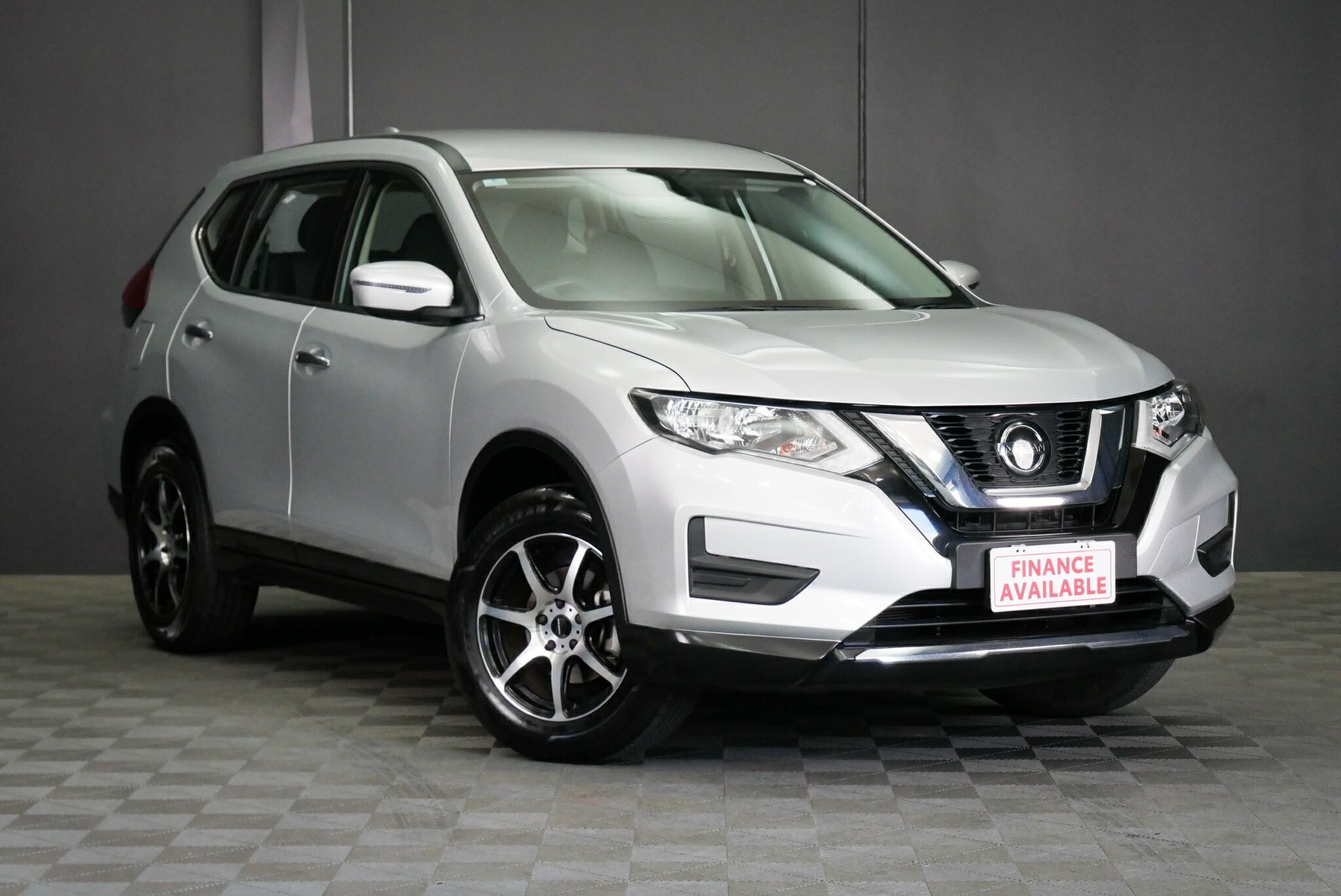 Nissan X-trail image 1