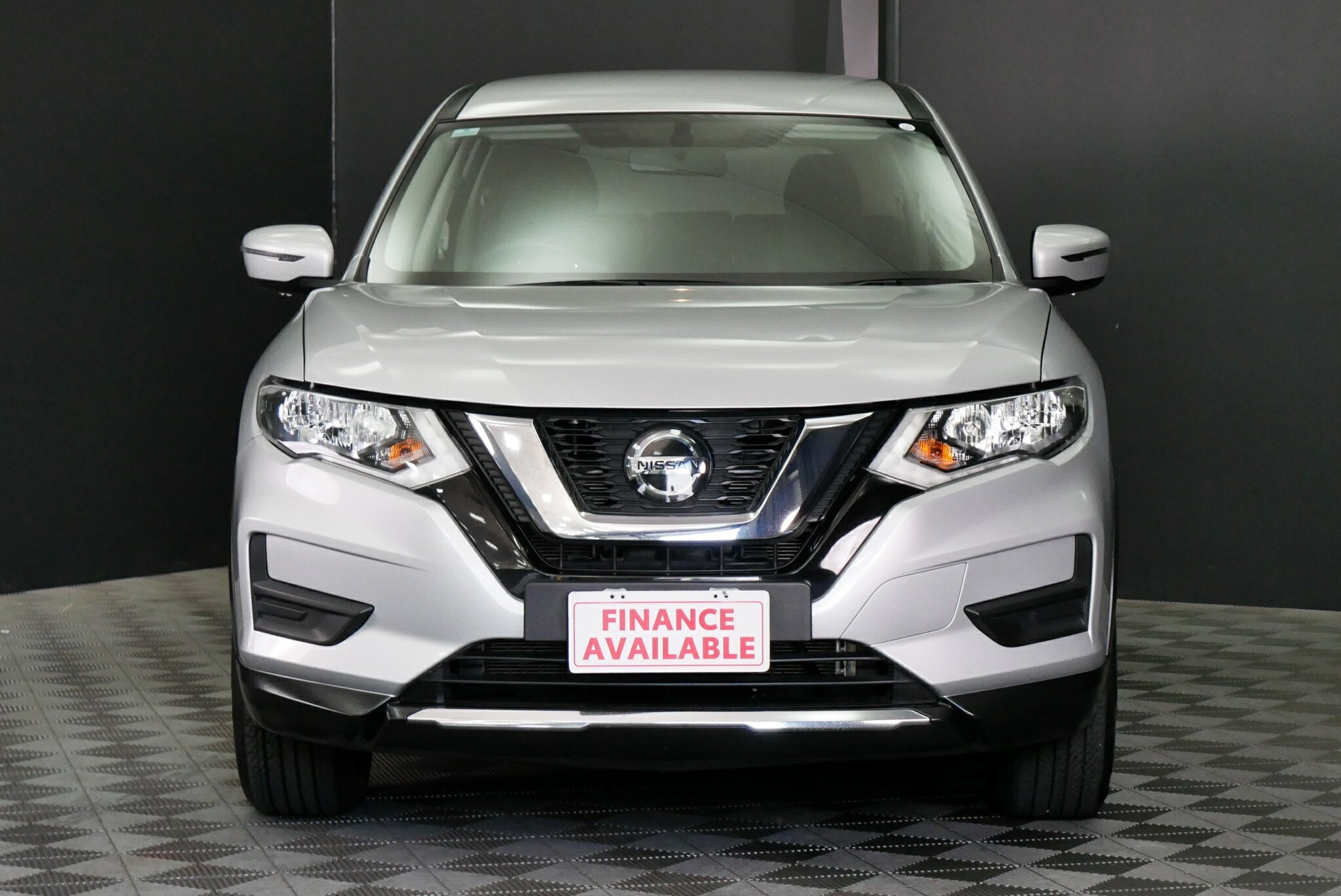 Nissan X-trail image 2