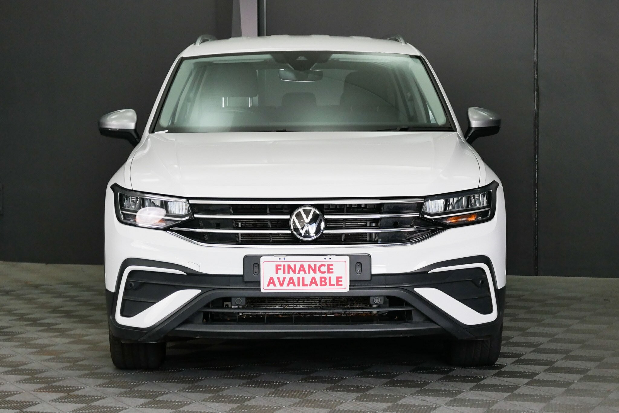 Volkswagen Tiguan image 2