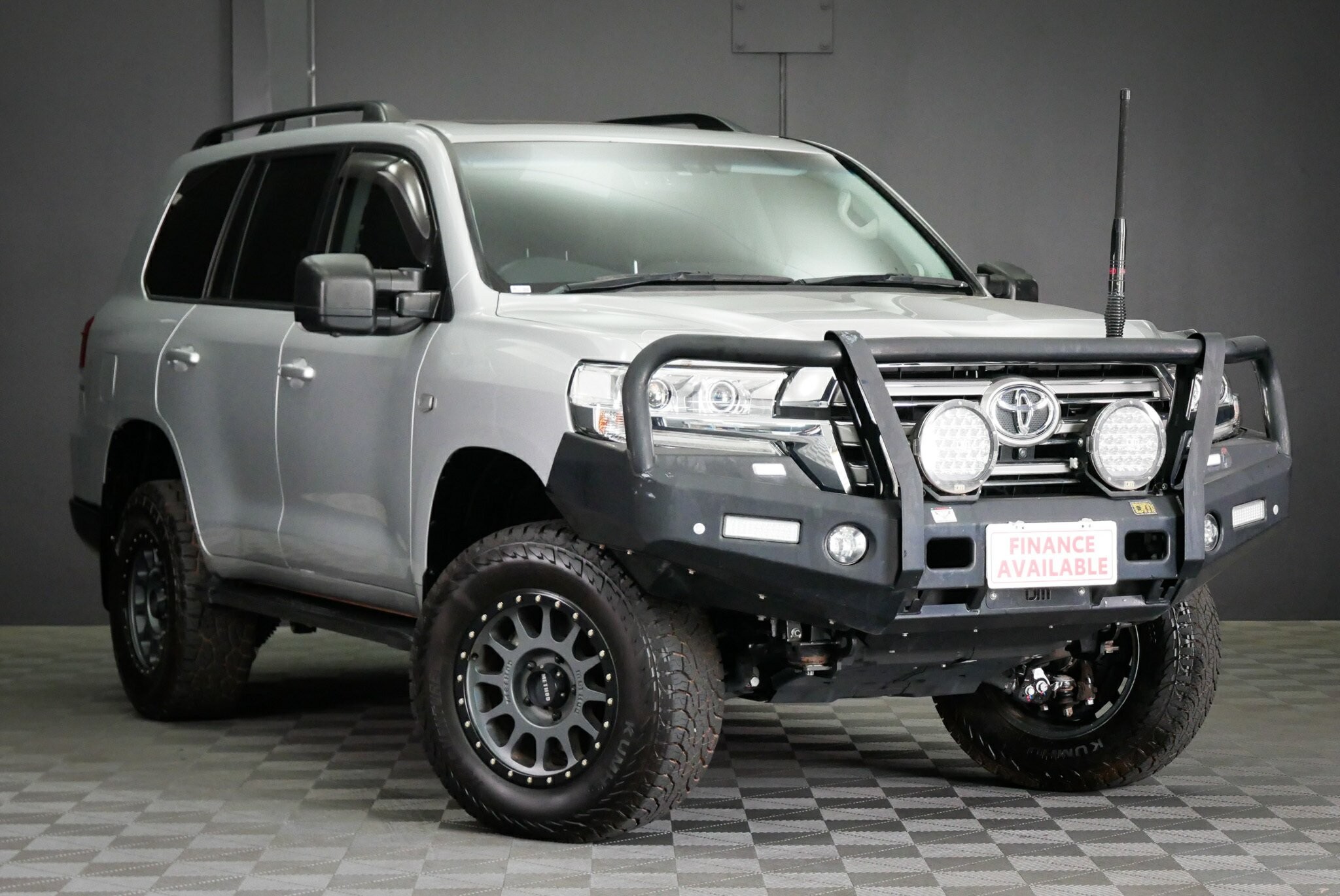 Toyota Landcruiser image 1