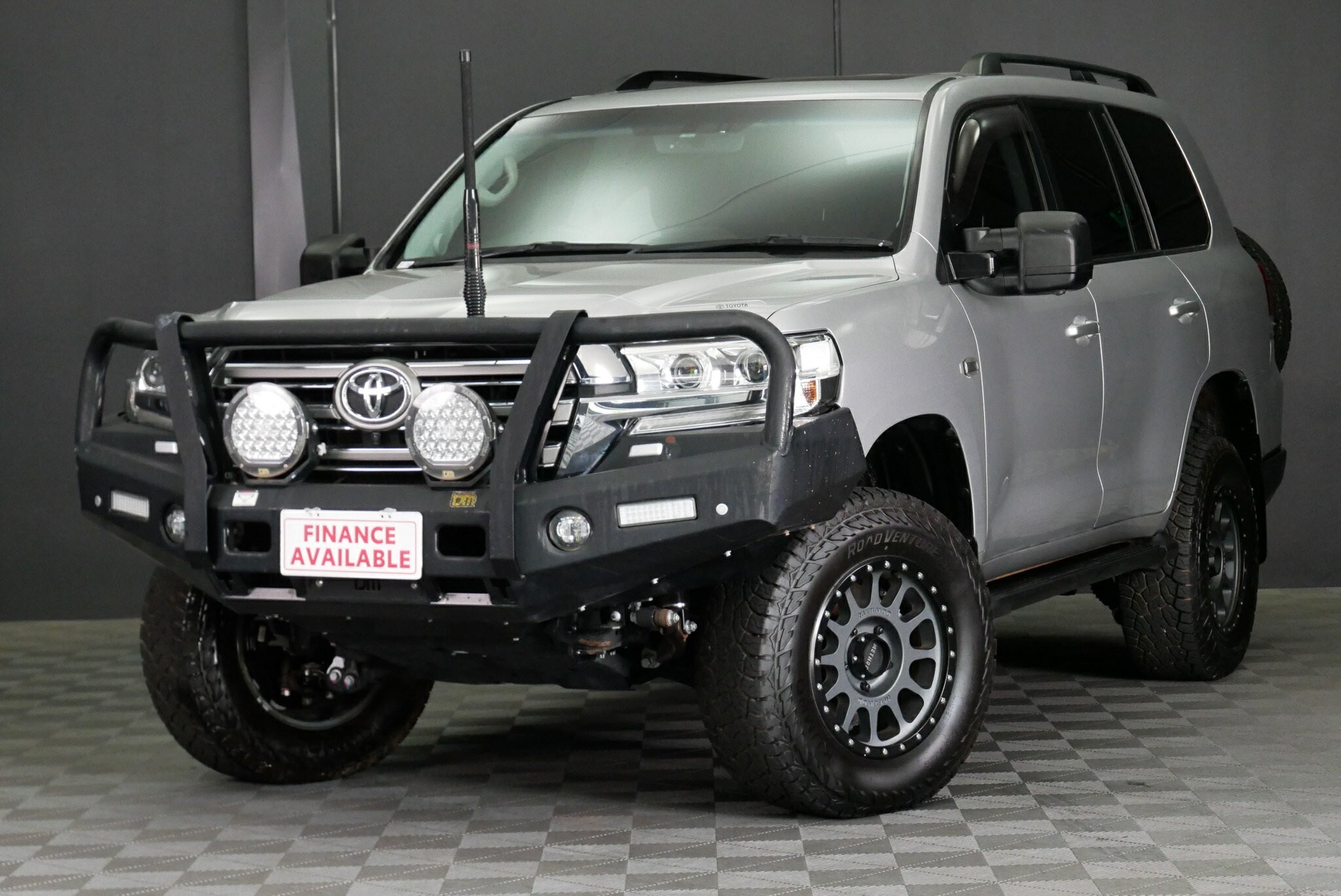 Toyota Landcruiser image 3