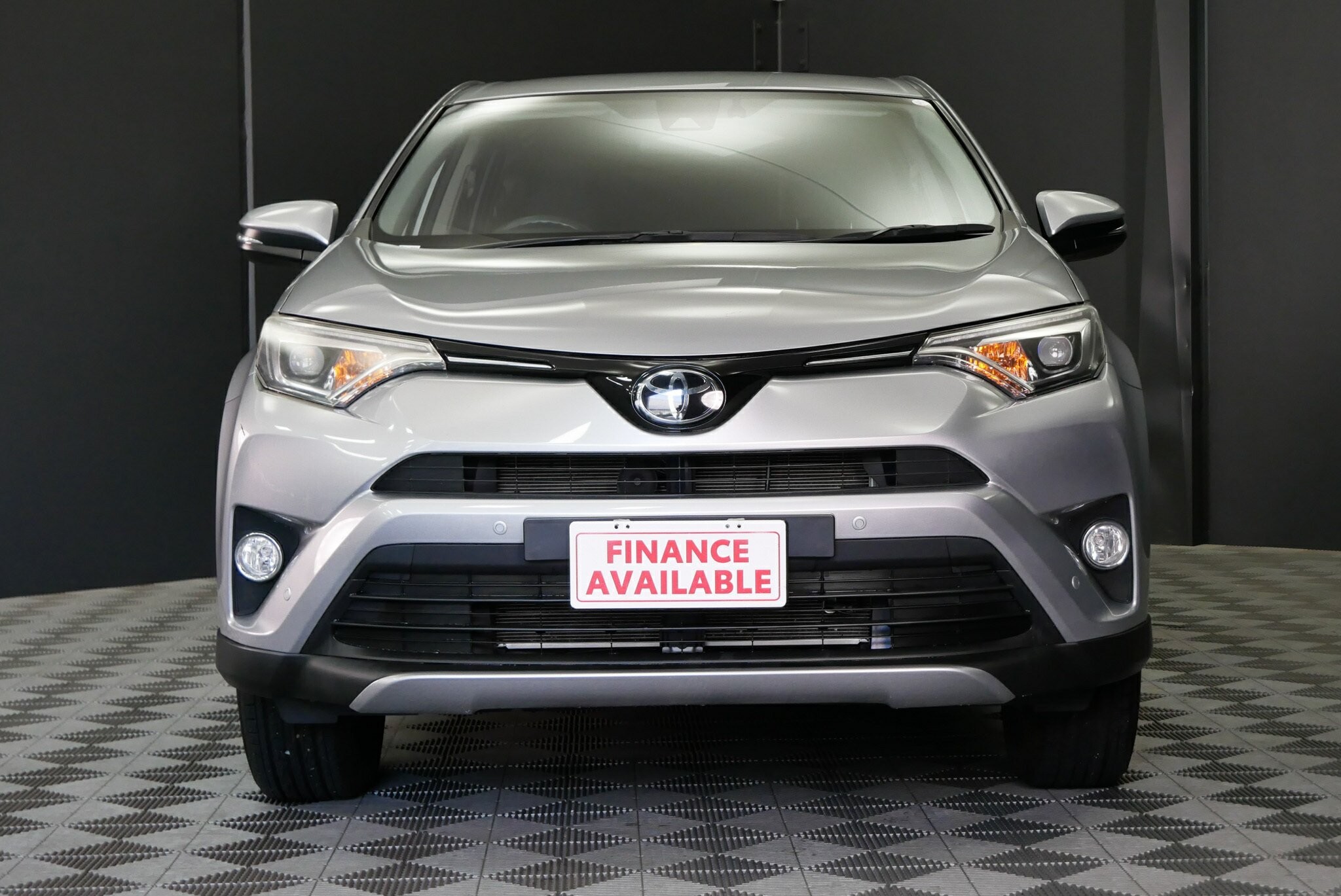 Toyota Rav4 image 2