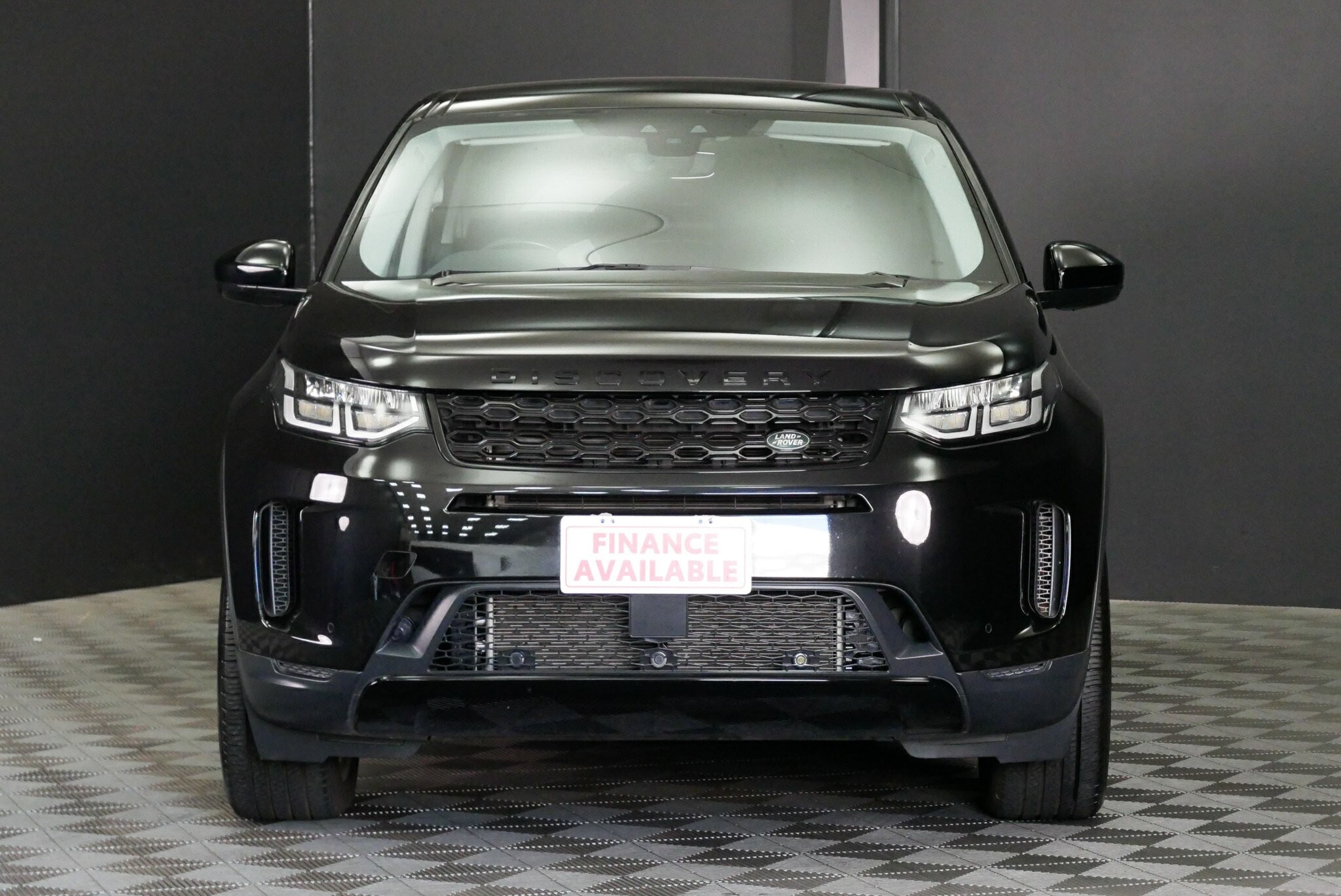 Land Rover Discovery Sport image 2