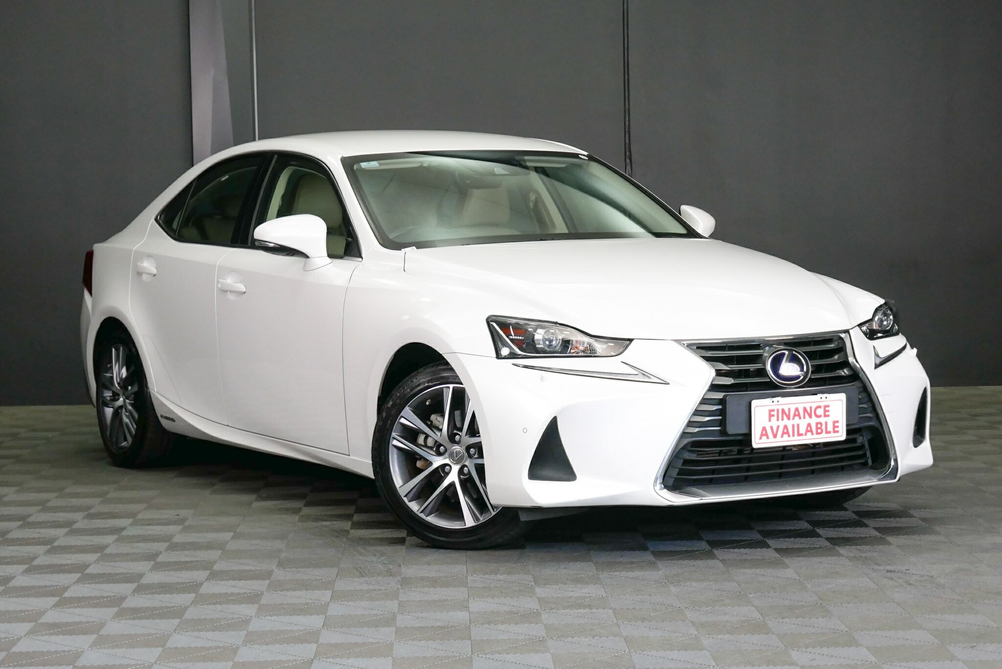 Lexus Is image 1