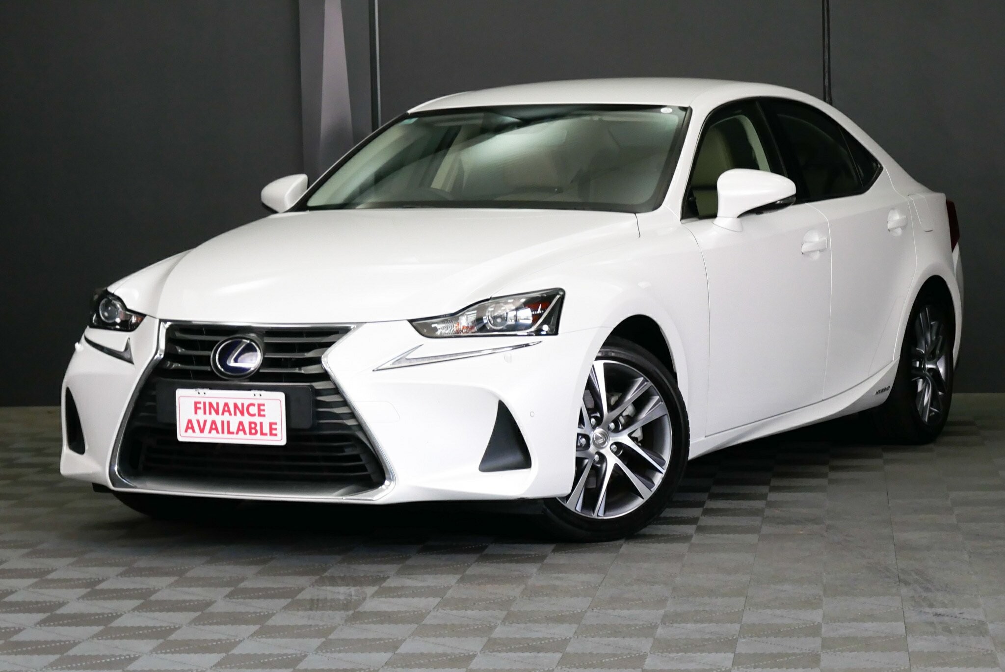 Lexus Is image 3