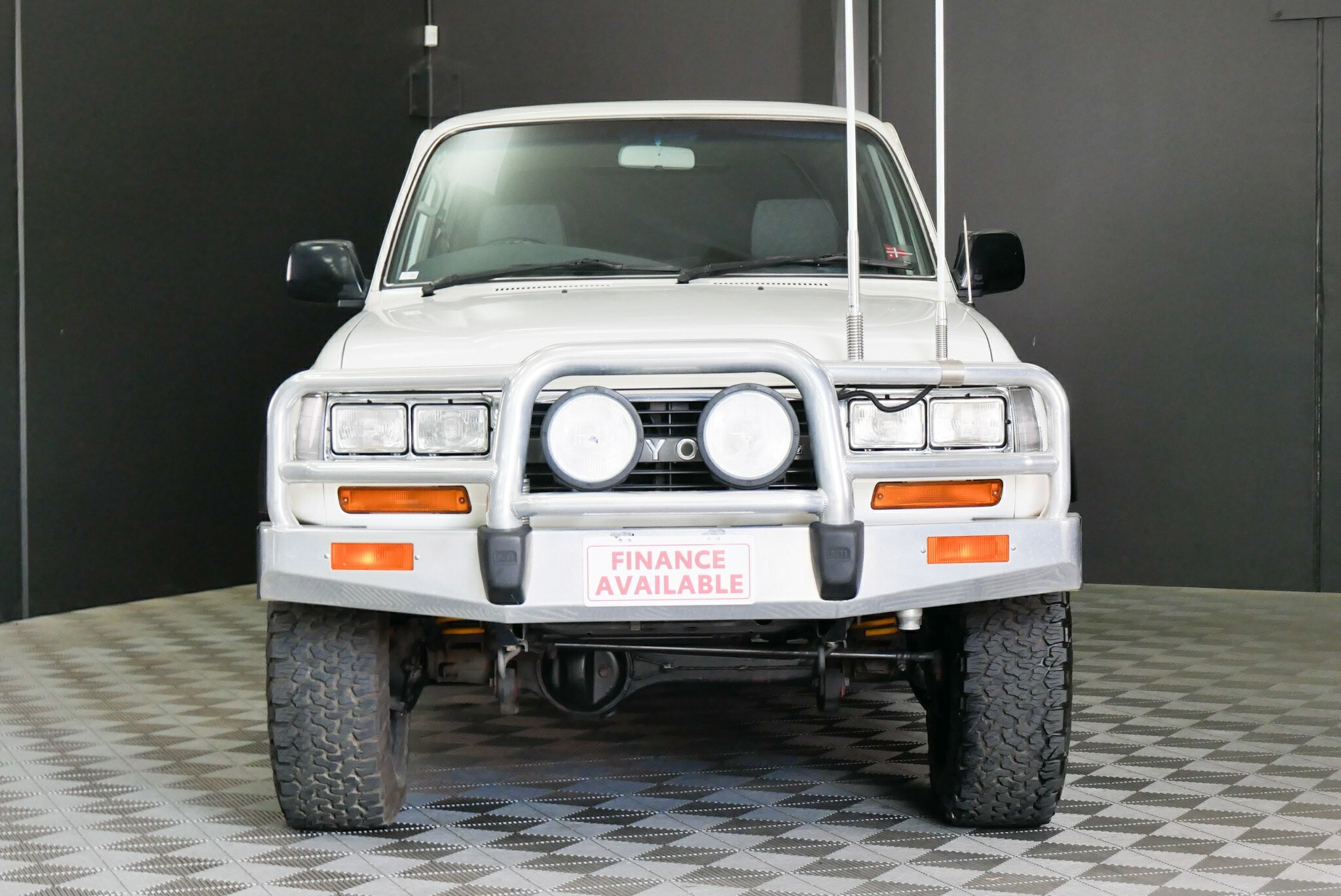 Toyota Landcruiser image 2