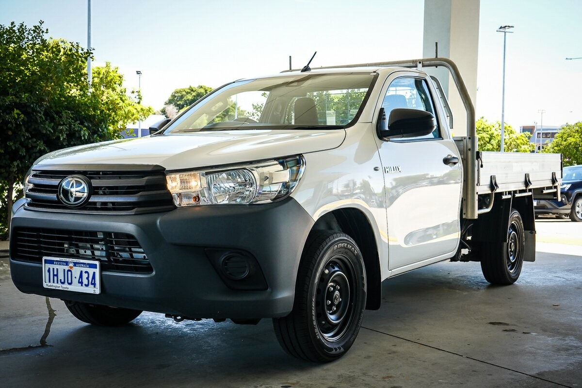 Toyota Hilux image 4