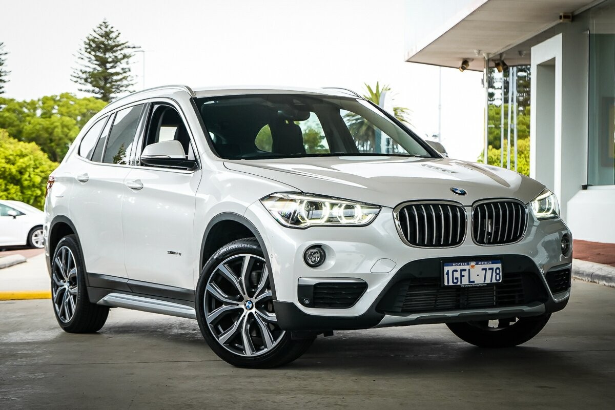 BMW X1 image 1