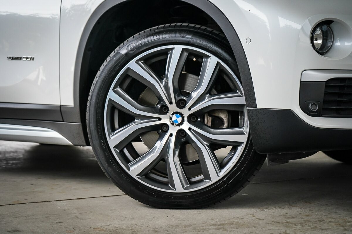 BMW X1 image 2