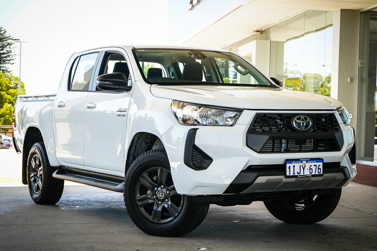 Toyota Hilux image 1