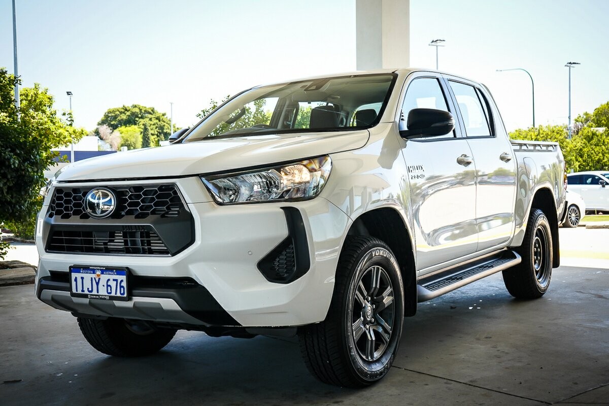 Toyota Hilux image 4