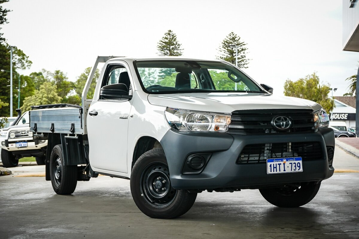 Toyota Hilux image 1