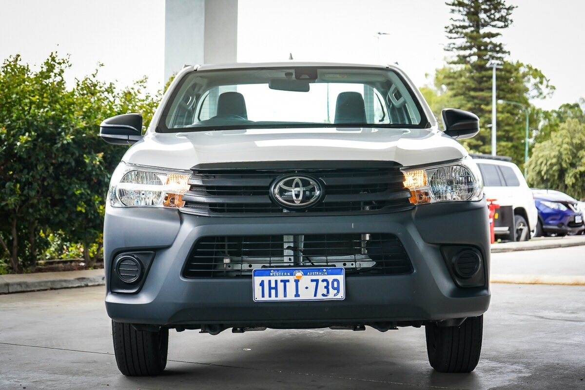 Toyota Hilux image 3