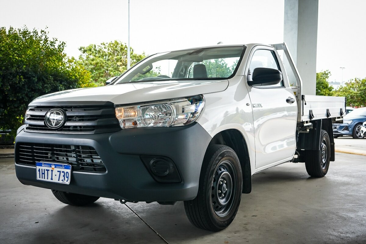 Toyota Hilux image 4